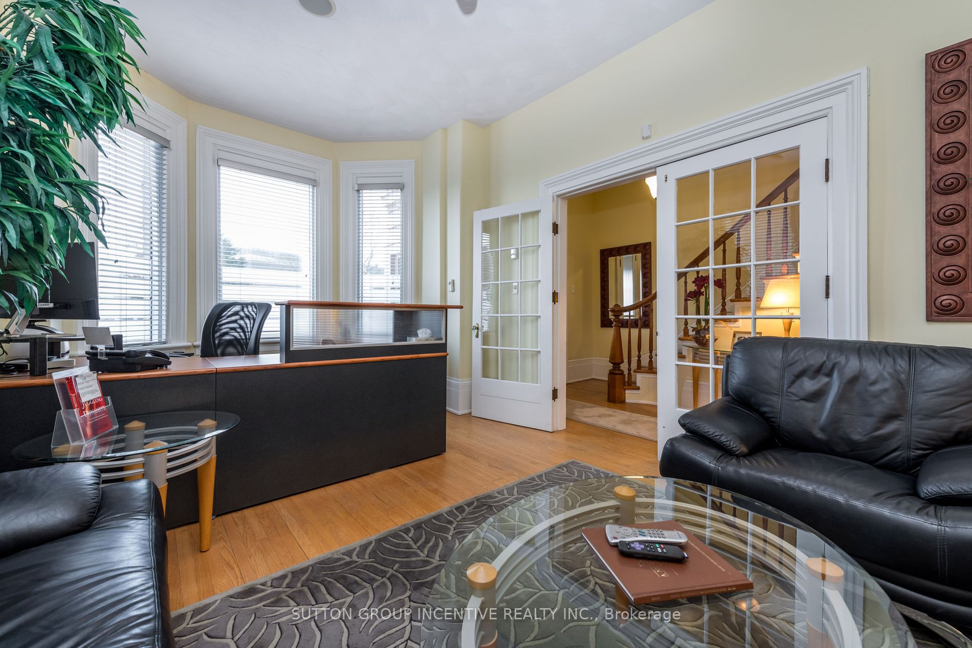 33 Clapperton St