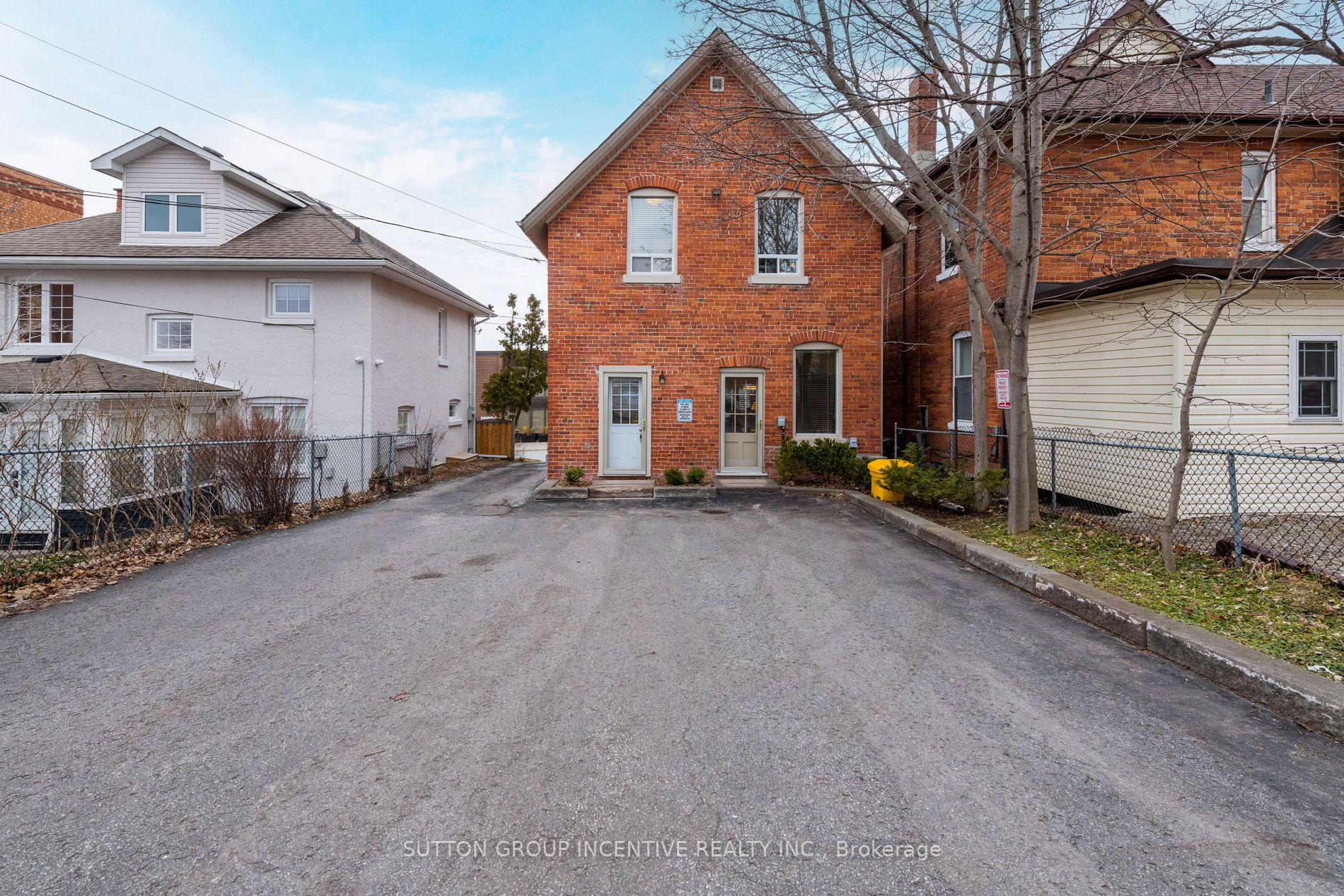 33 Clapperton St