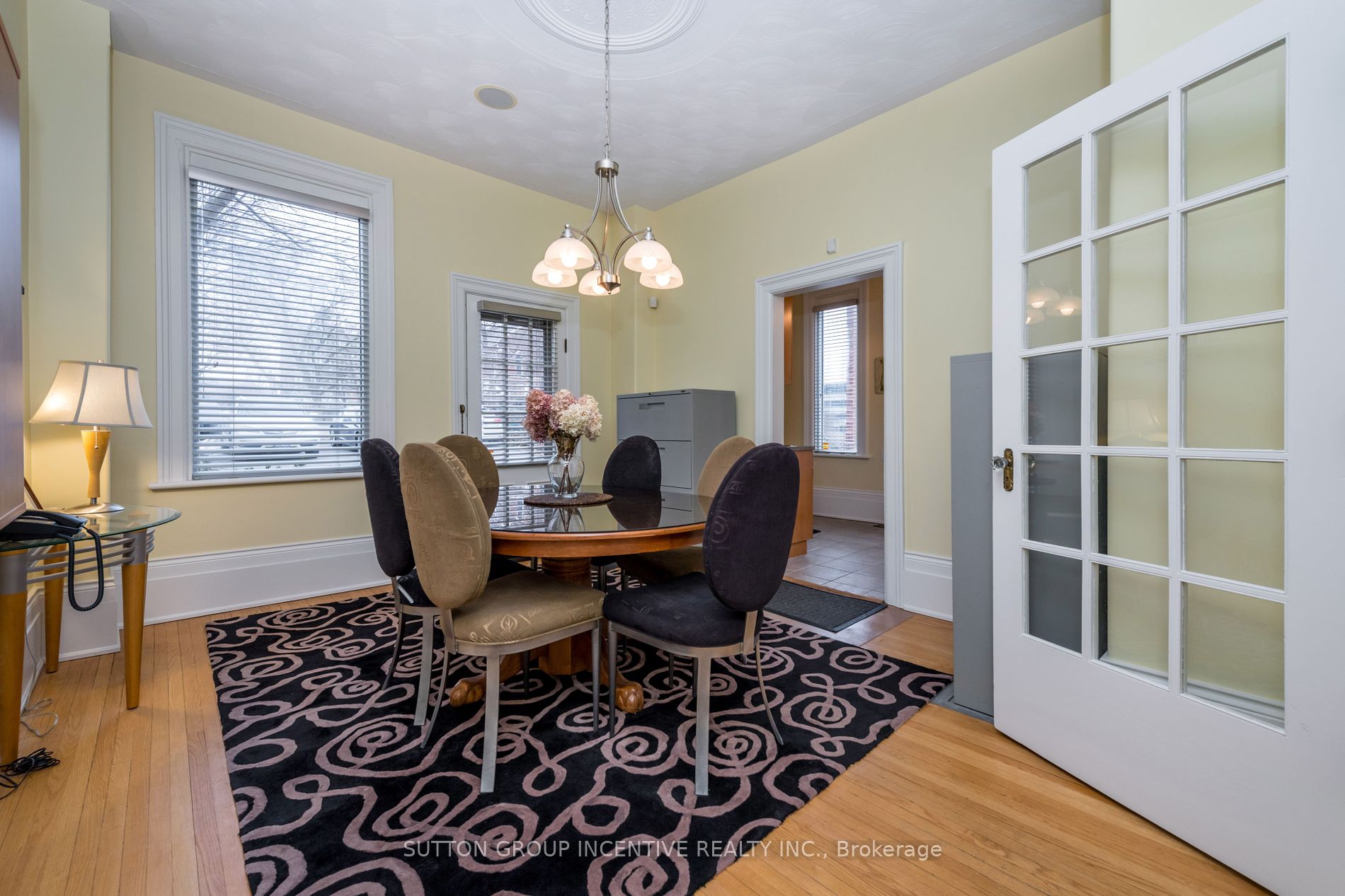 33 Clapperton St