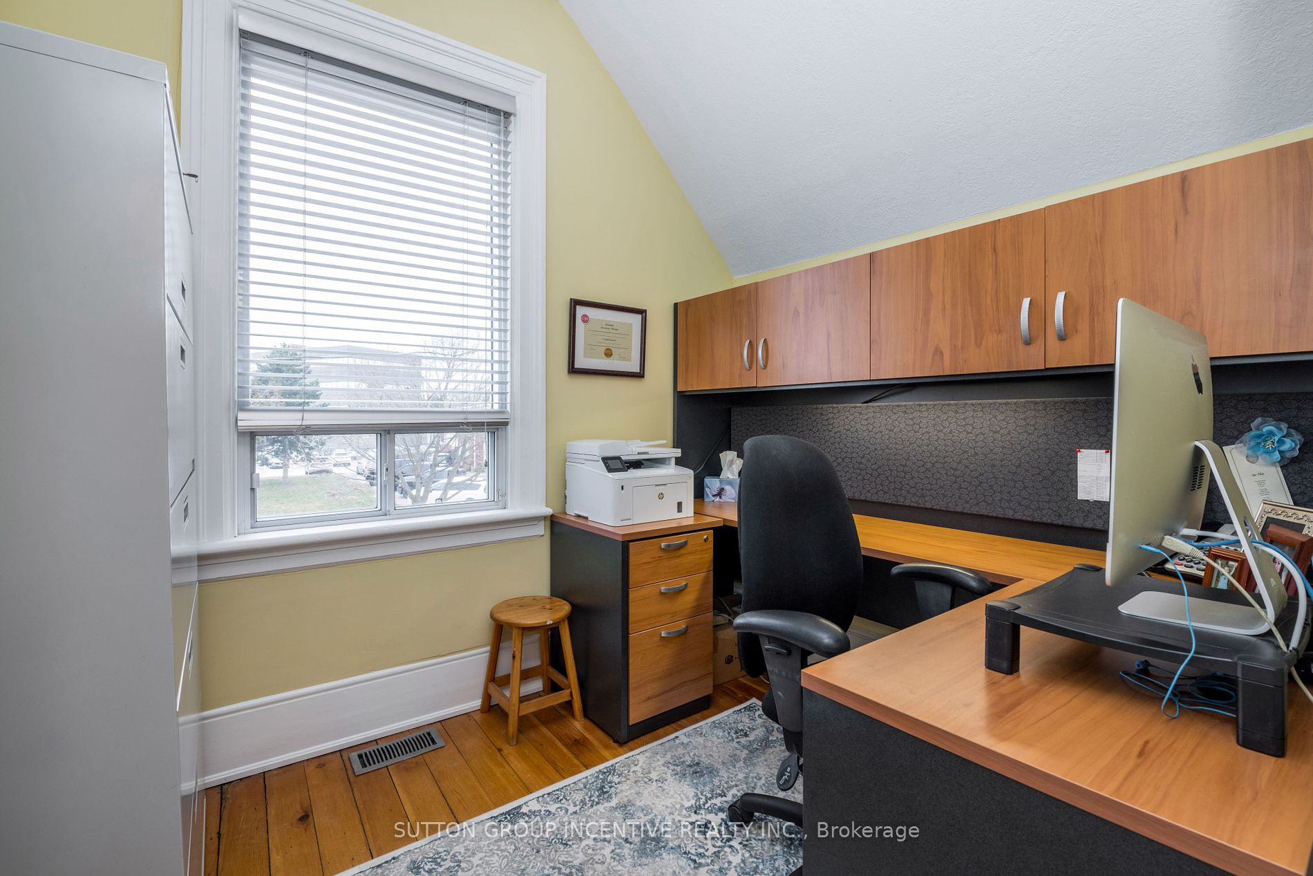 33 Clapperton St