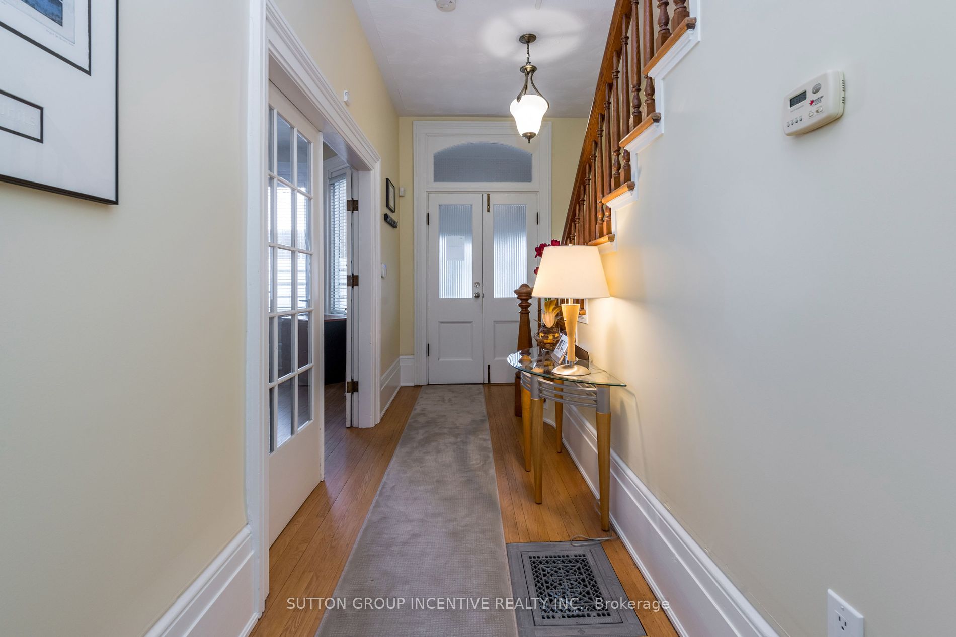 33 Clapperton St