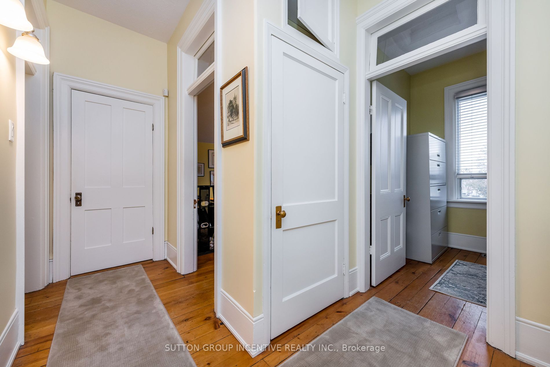 33 Clapperton St
