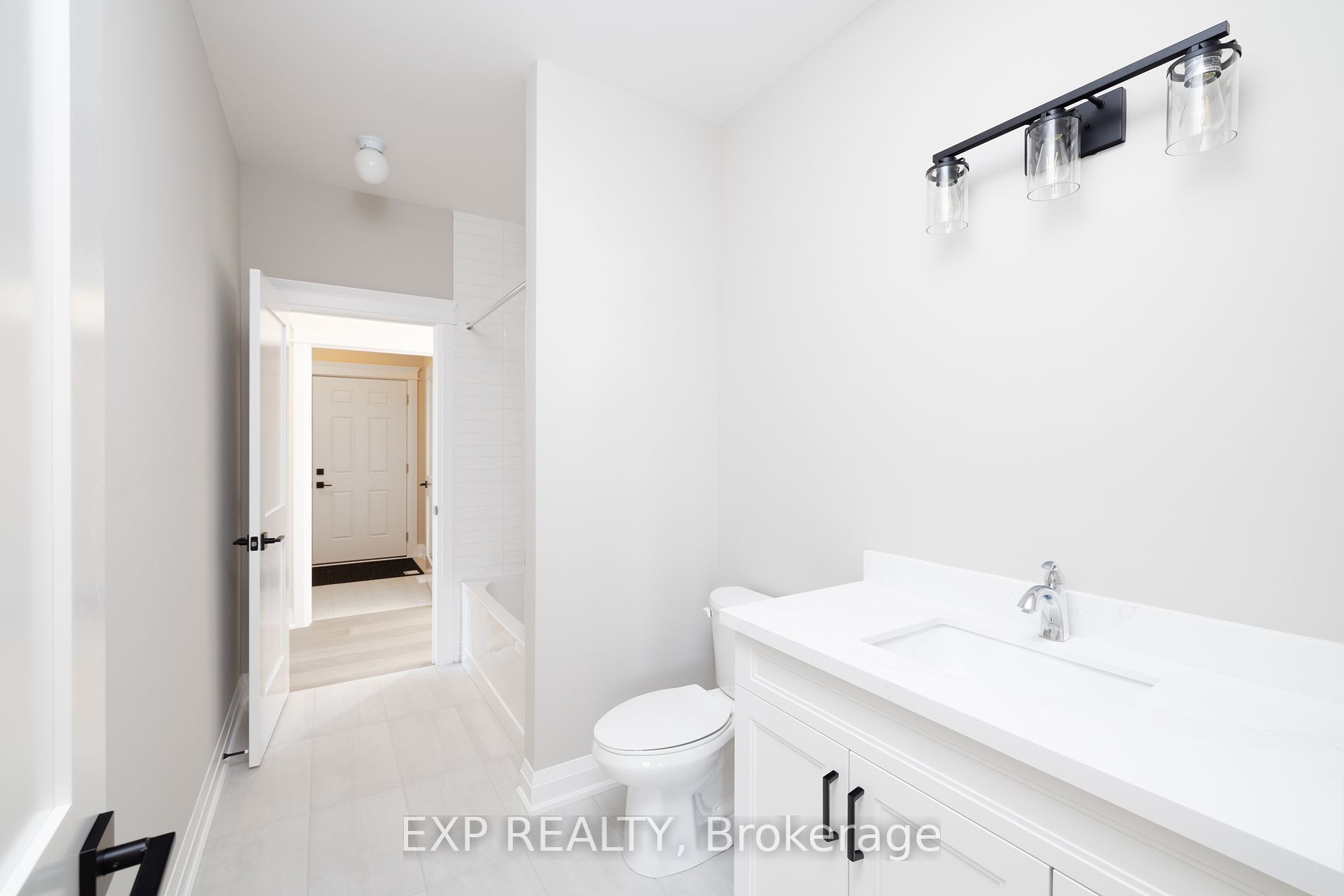 8 Alexander St