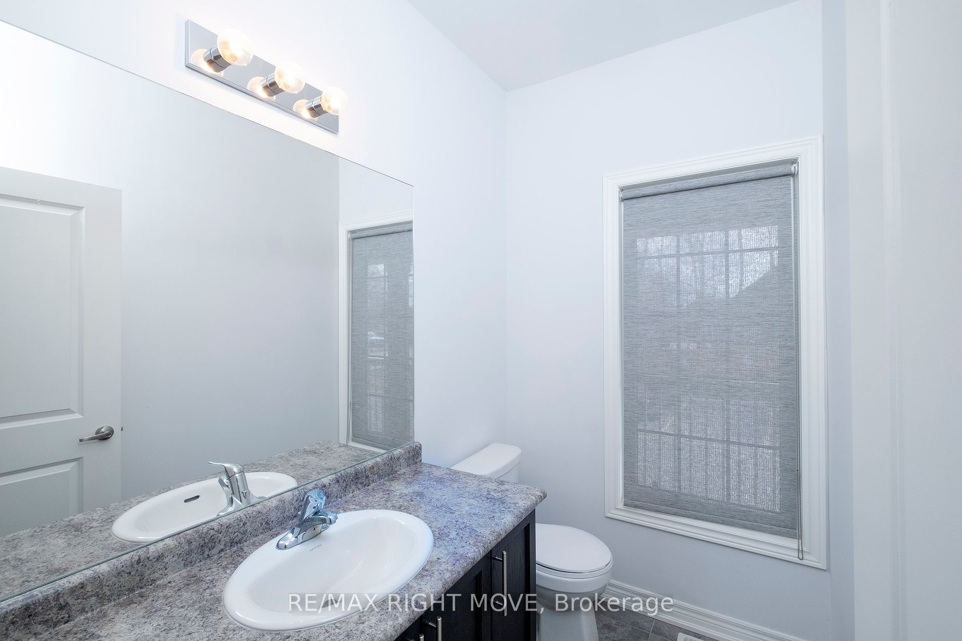 248 James St E