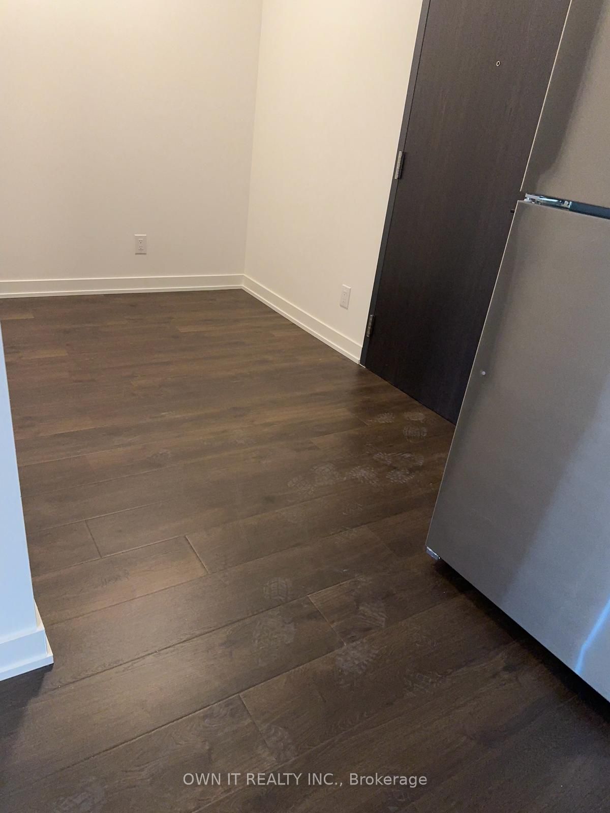 56 Lakeside Terr, #1112