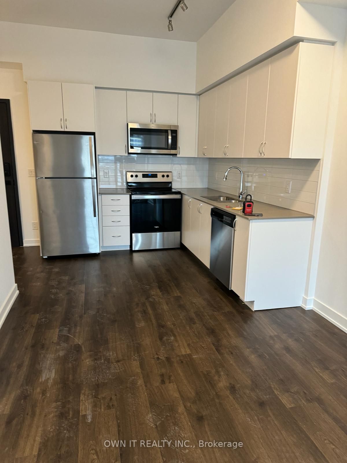 56 Lakeside Terr, #1112