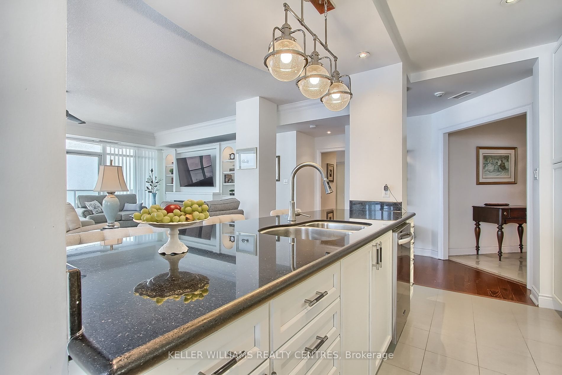 33 Ellen Street, #1104