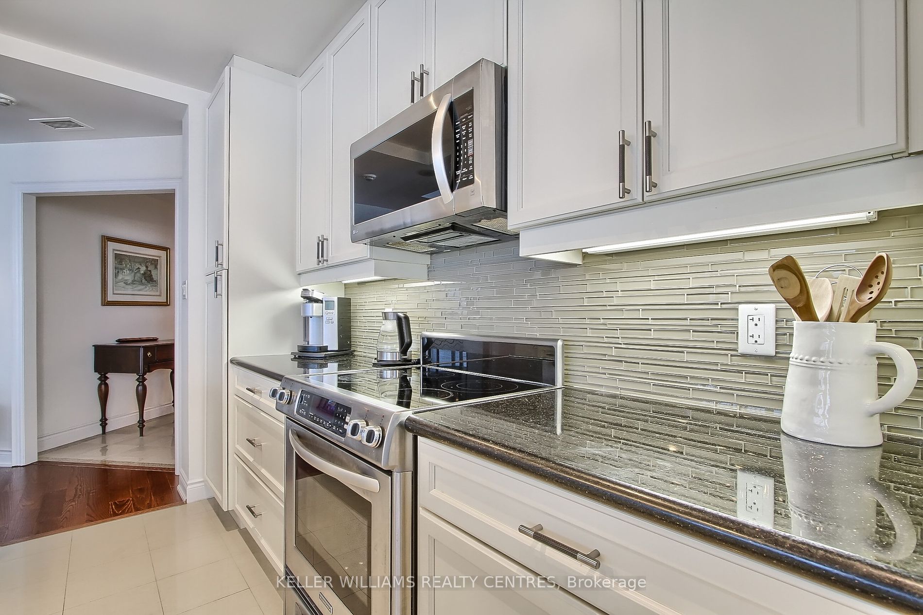 33 Ellen Street, #1104