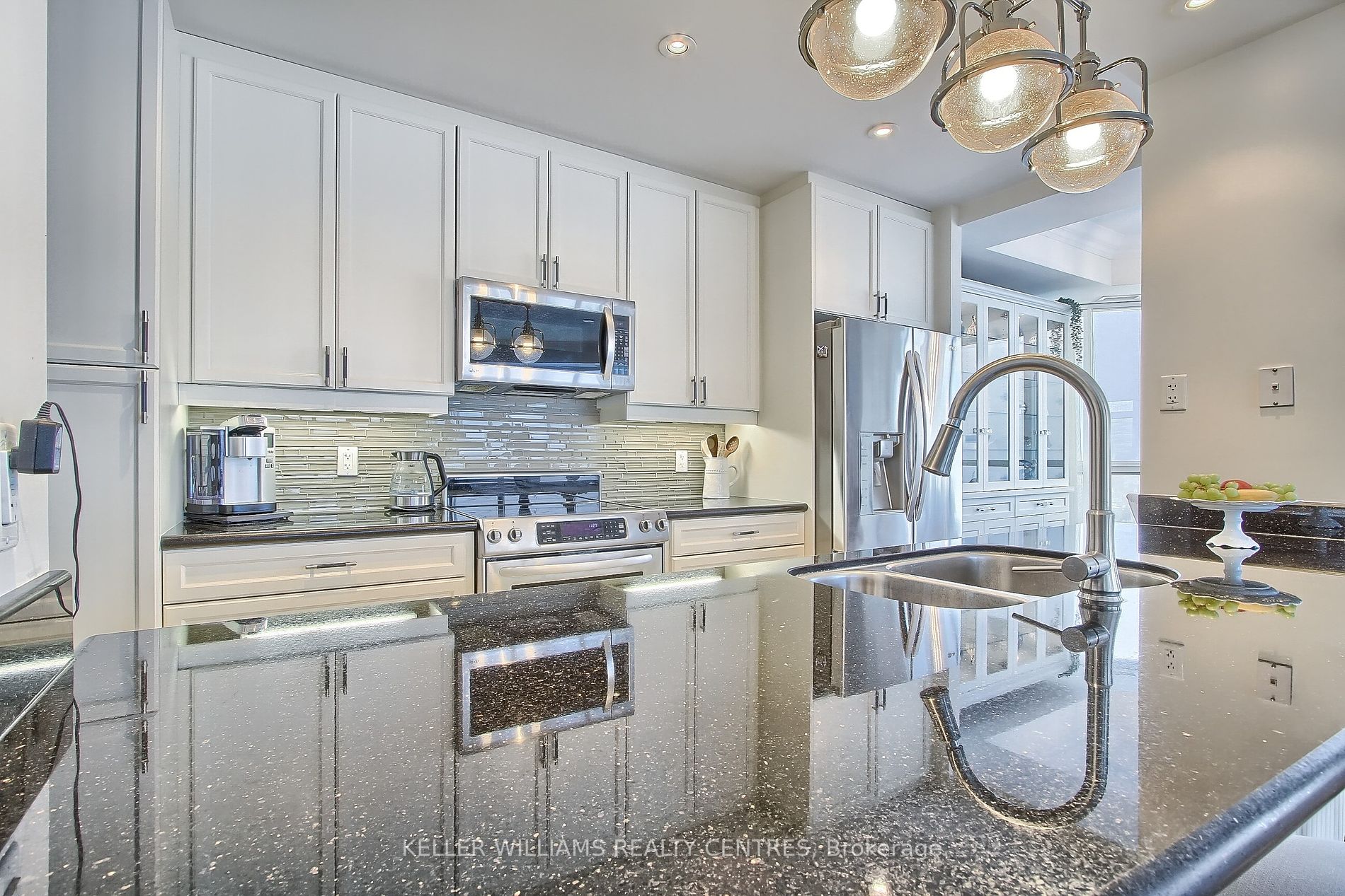 33 Ellen Street, #1104