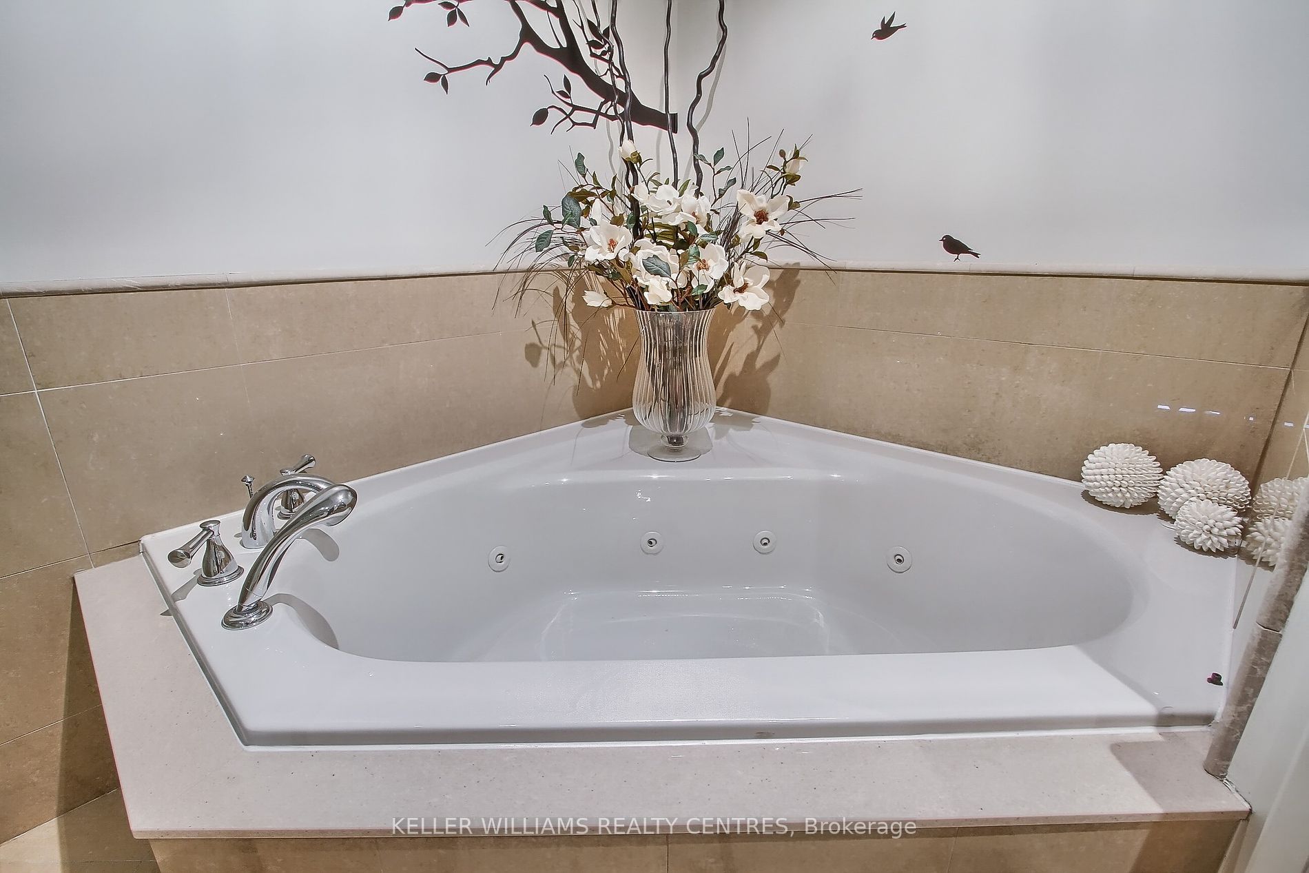 33 Ellen Street, #1104