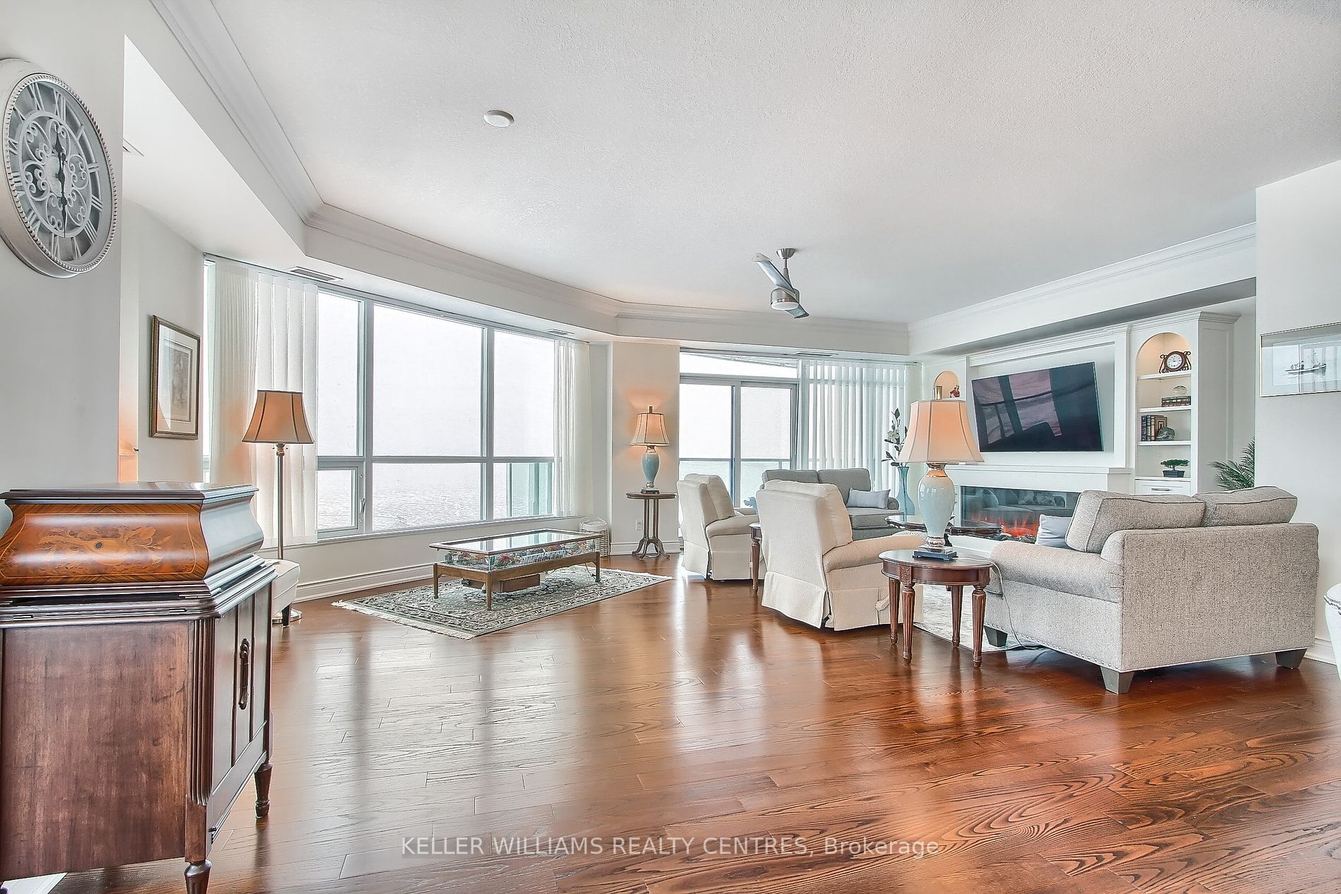 33 Ellen Street, #1104