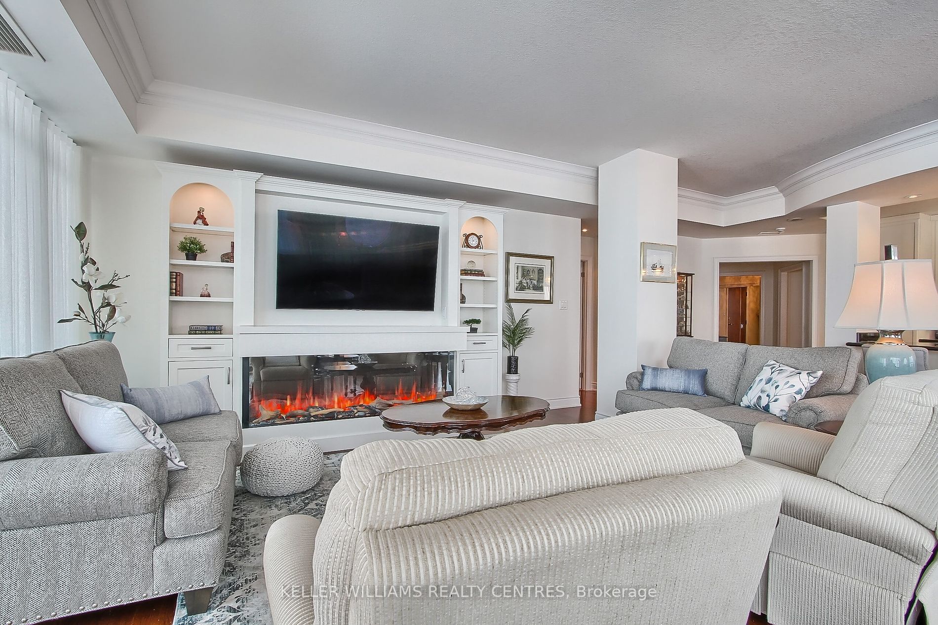 33 Ellen Street, #1104