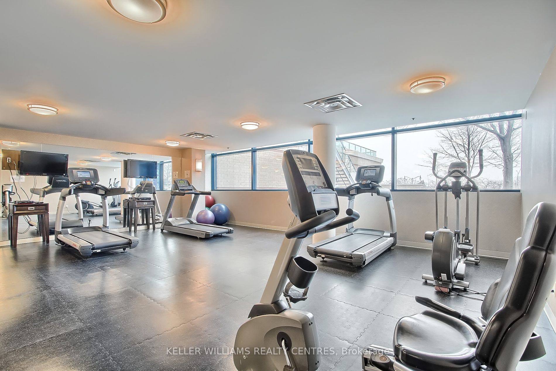 33 Ellen Street, #1104