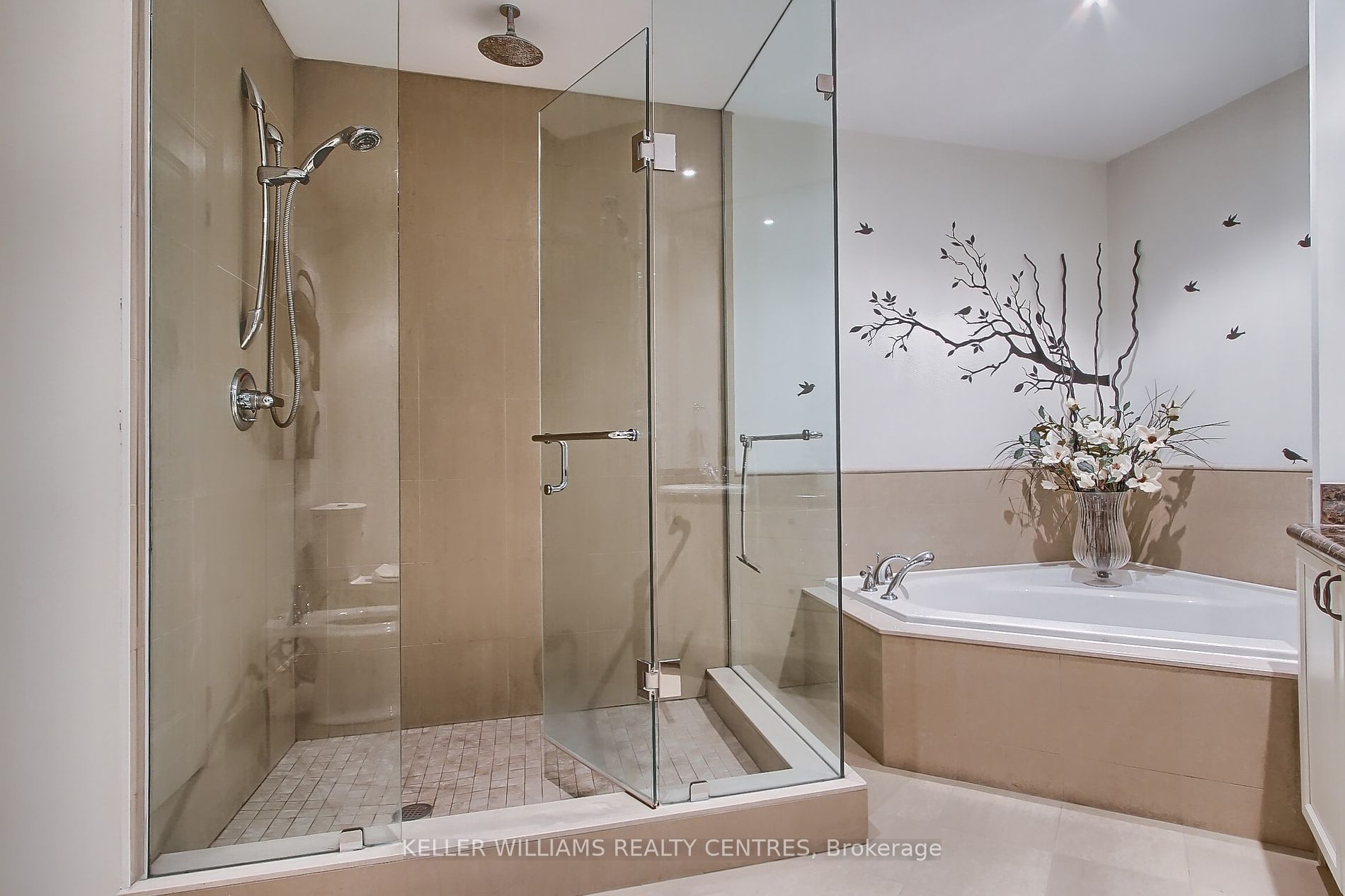 33 Ellen Street, #1104