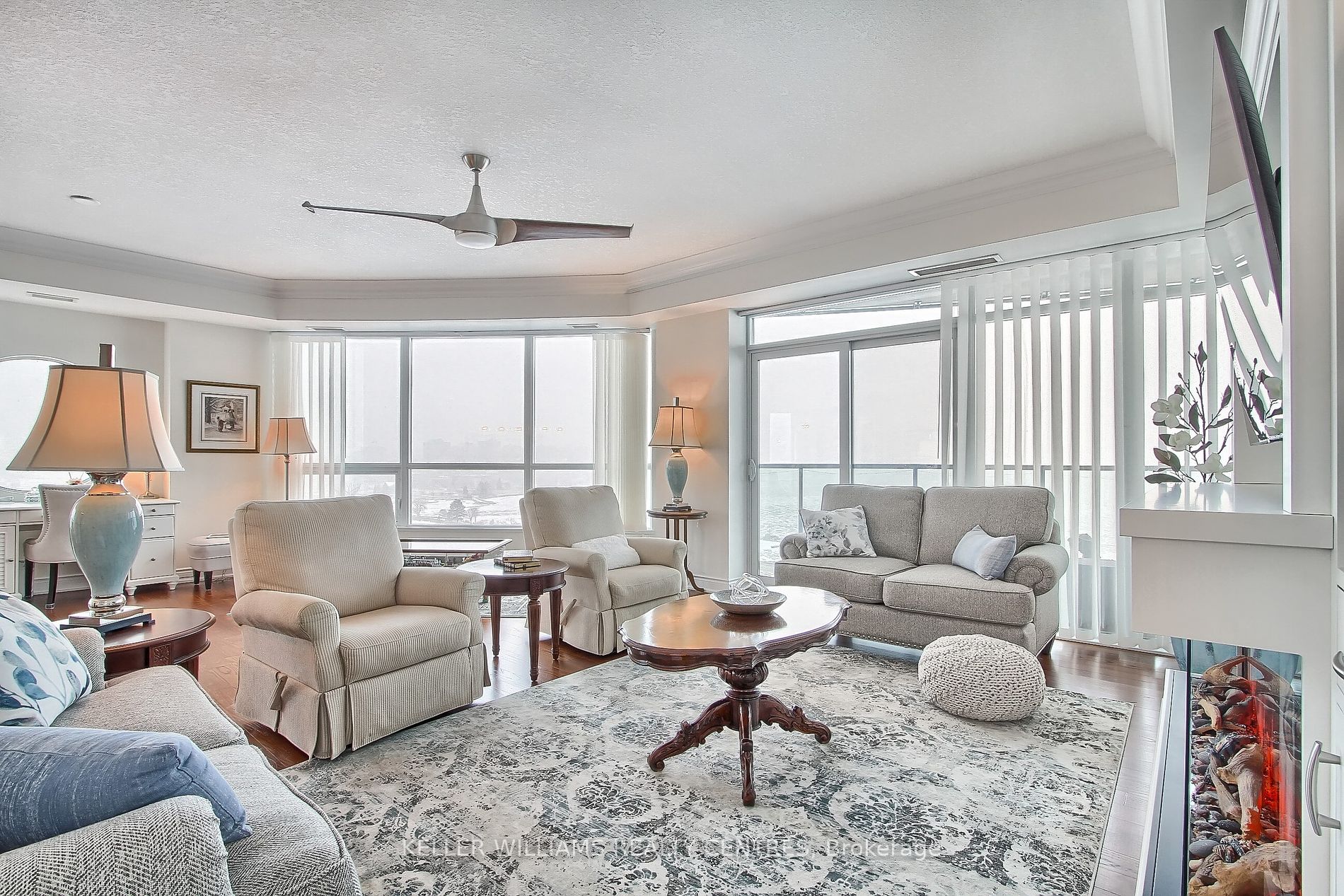 33 Ellen Street, #1104
