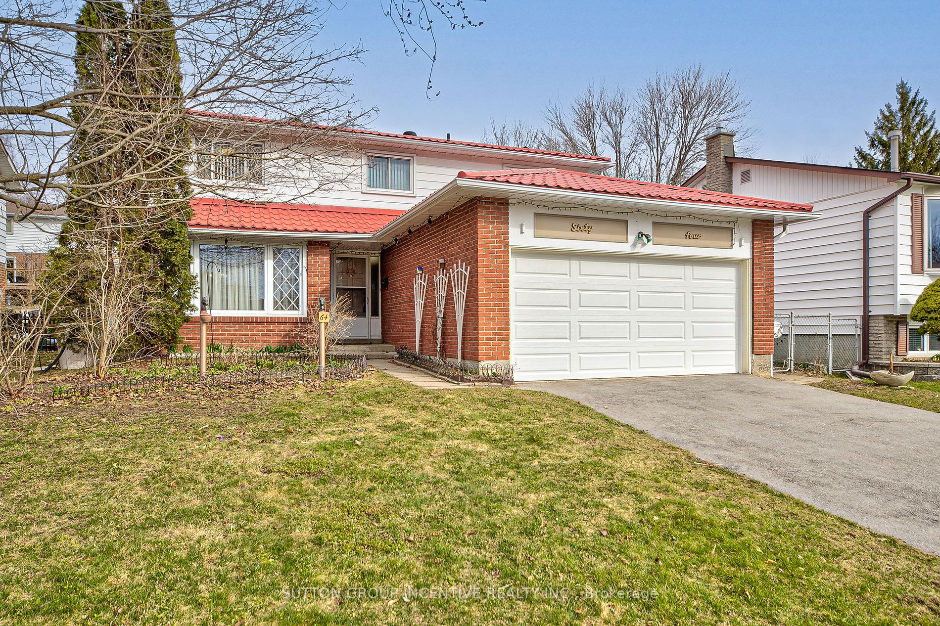 64 Collete Crescent
