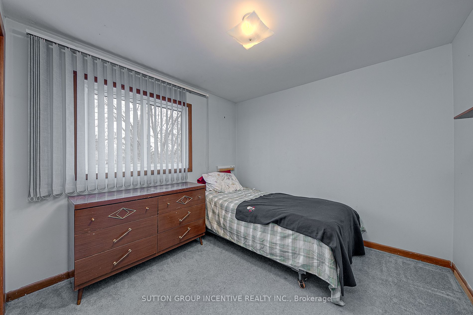 64 Collete Crescent