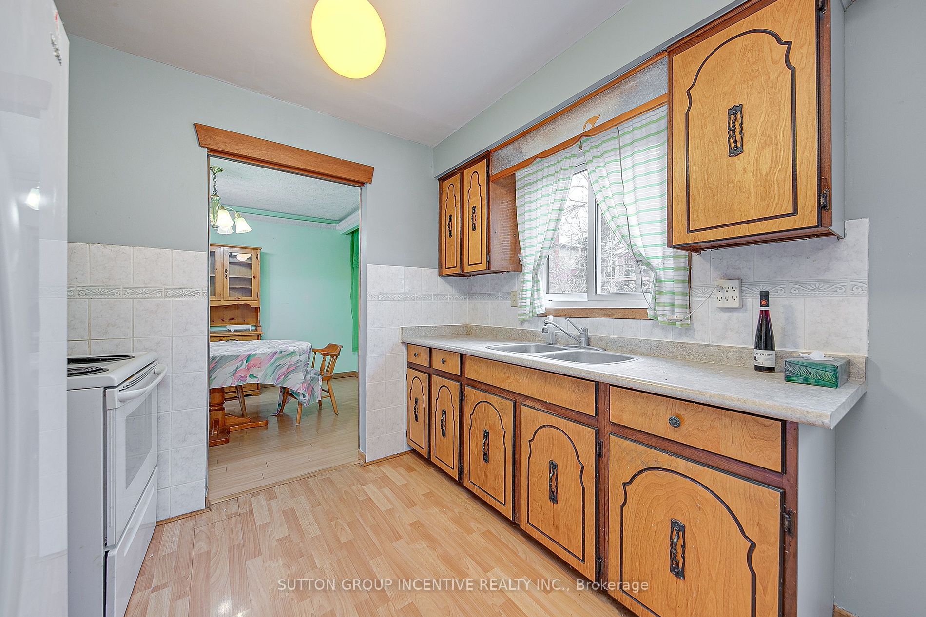 64 Collete Crescent