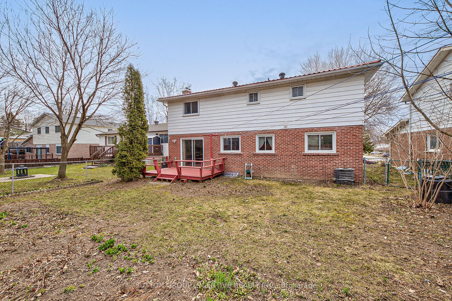 64 Collete Crescent