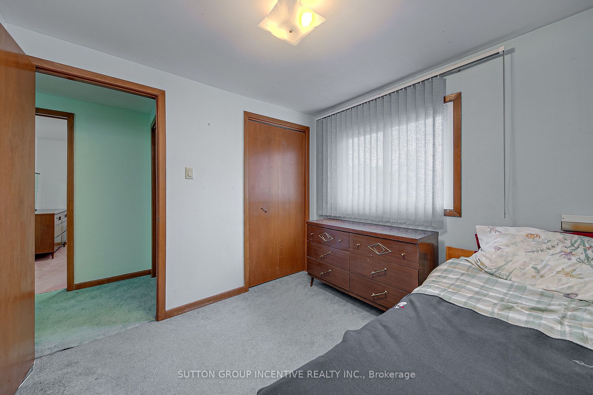 64 Collete Crescent