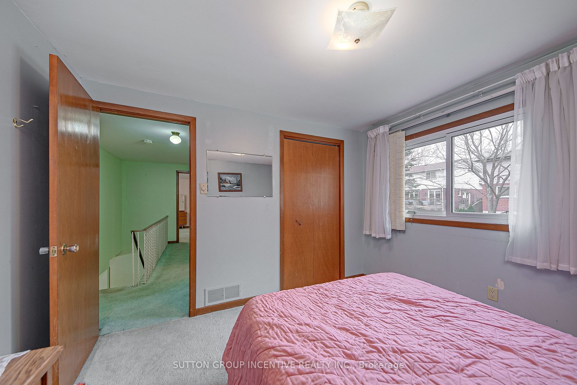 64 Collete Crescent