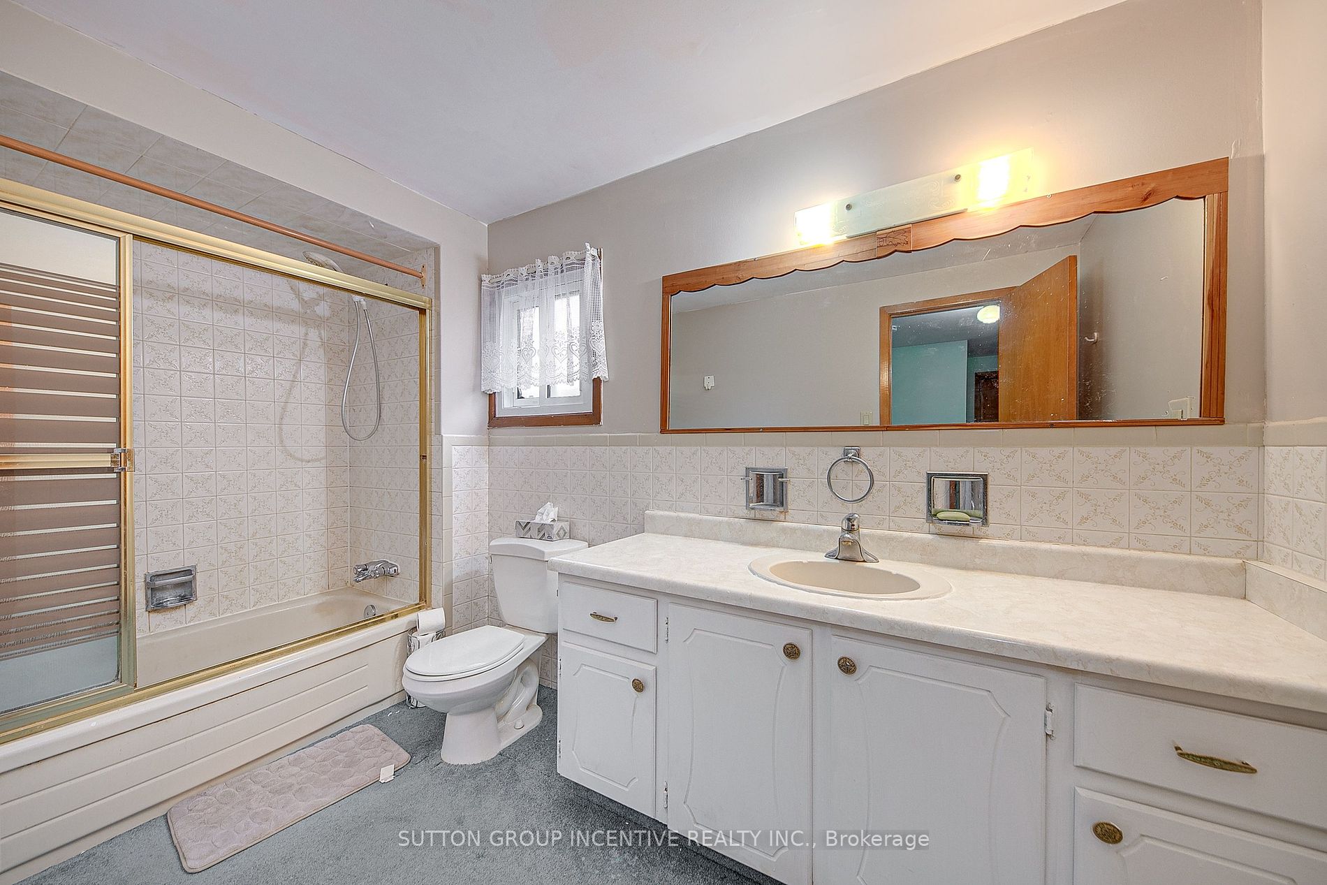 64 Collete Crescent