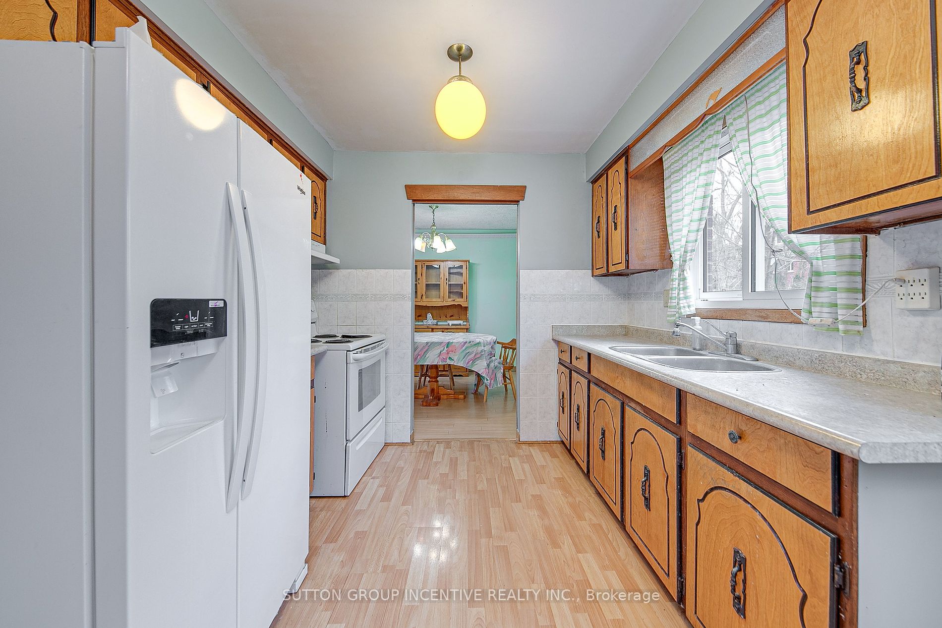 64 Collete Crescent