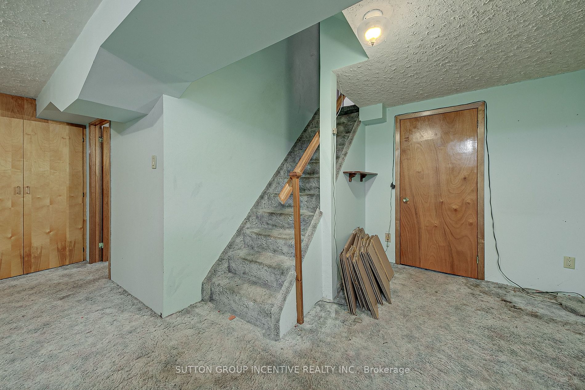 64 Collete Crescent