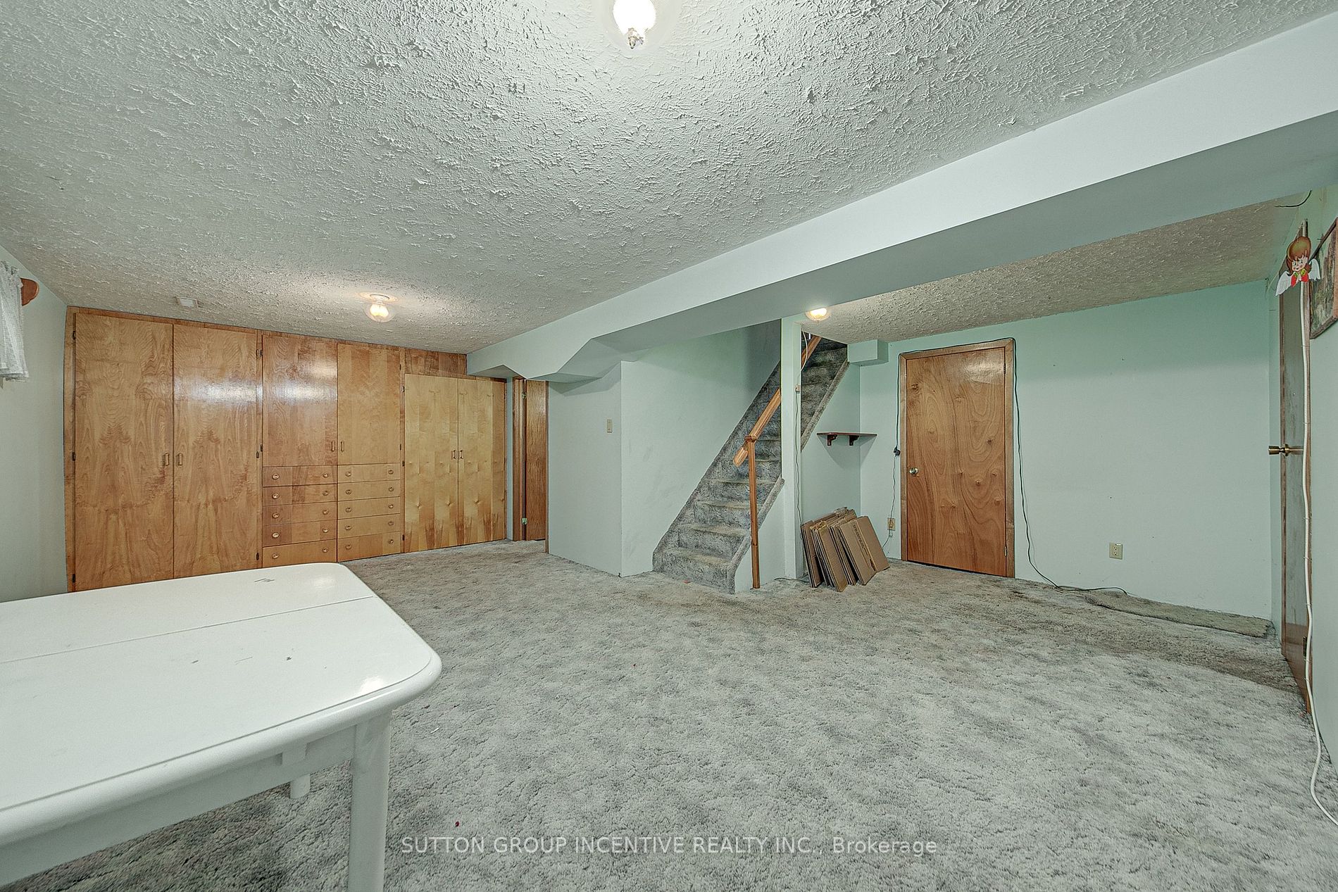 64 Collete Crescent