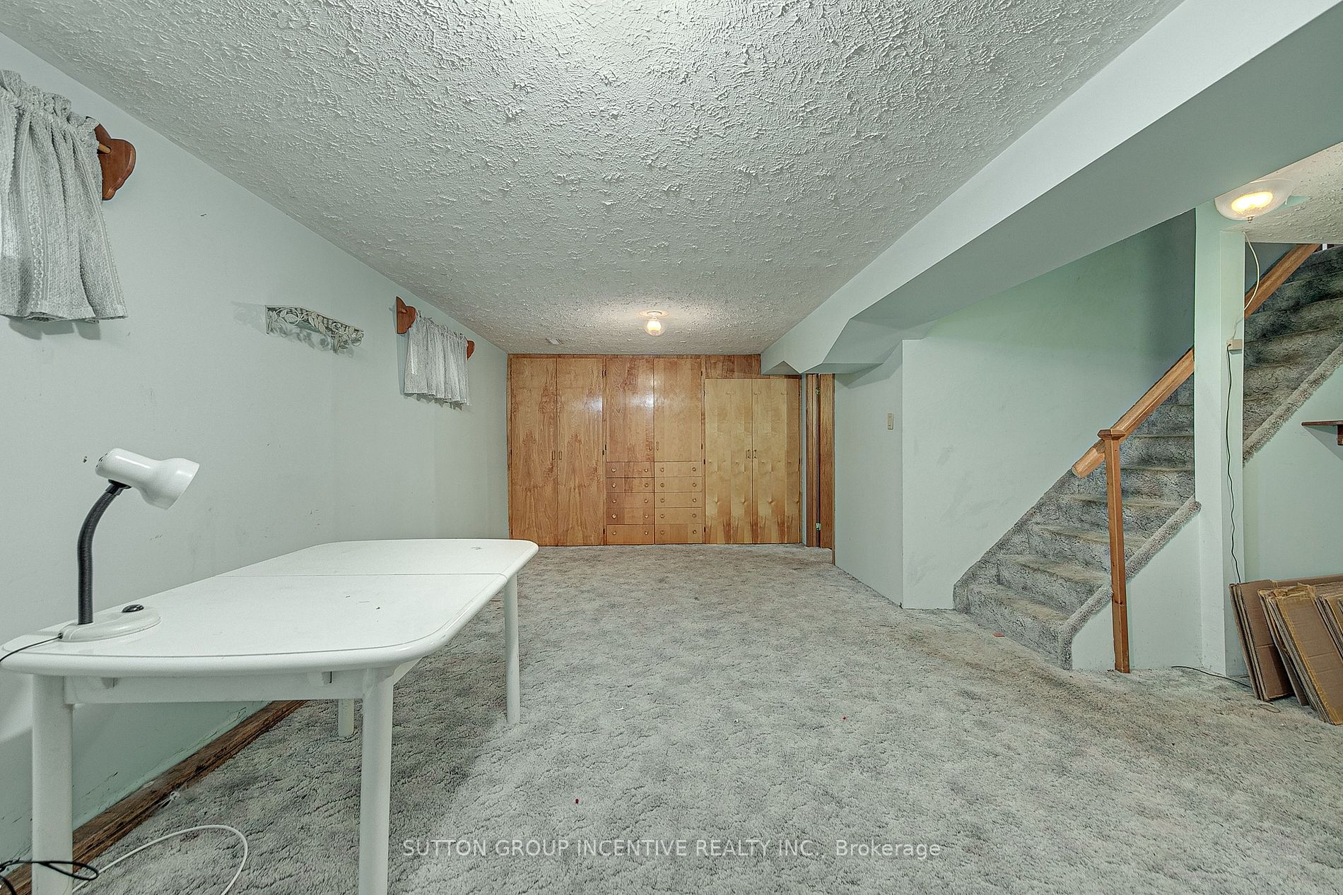 64 Collete Crescent
