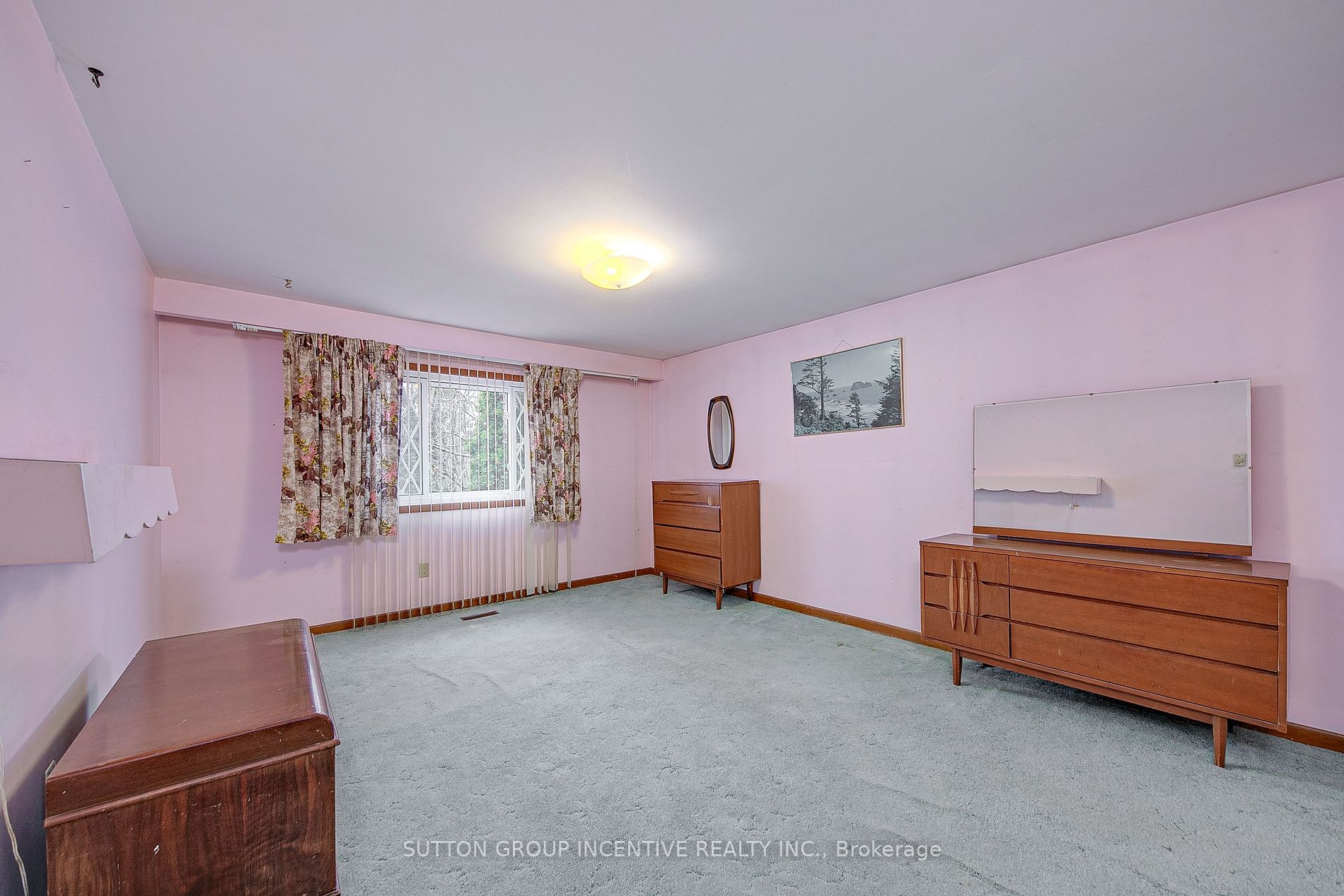 64 Collete Crescent