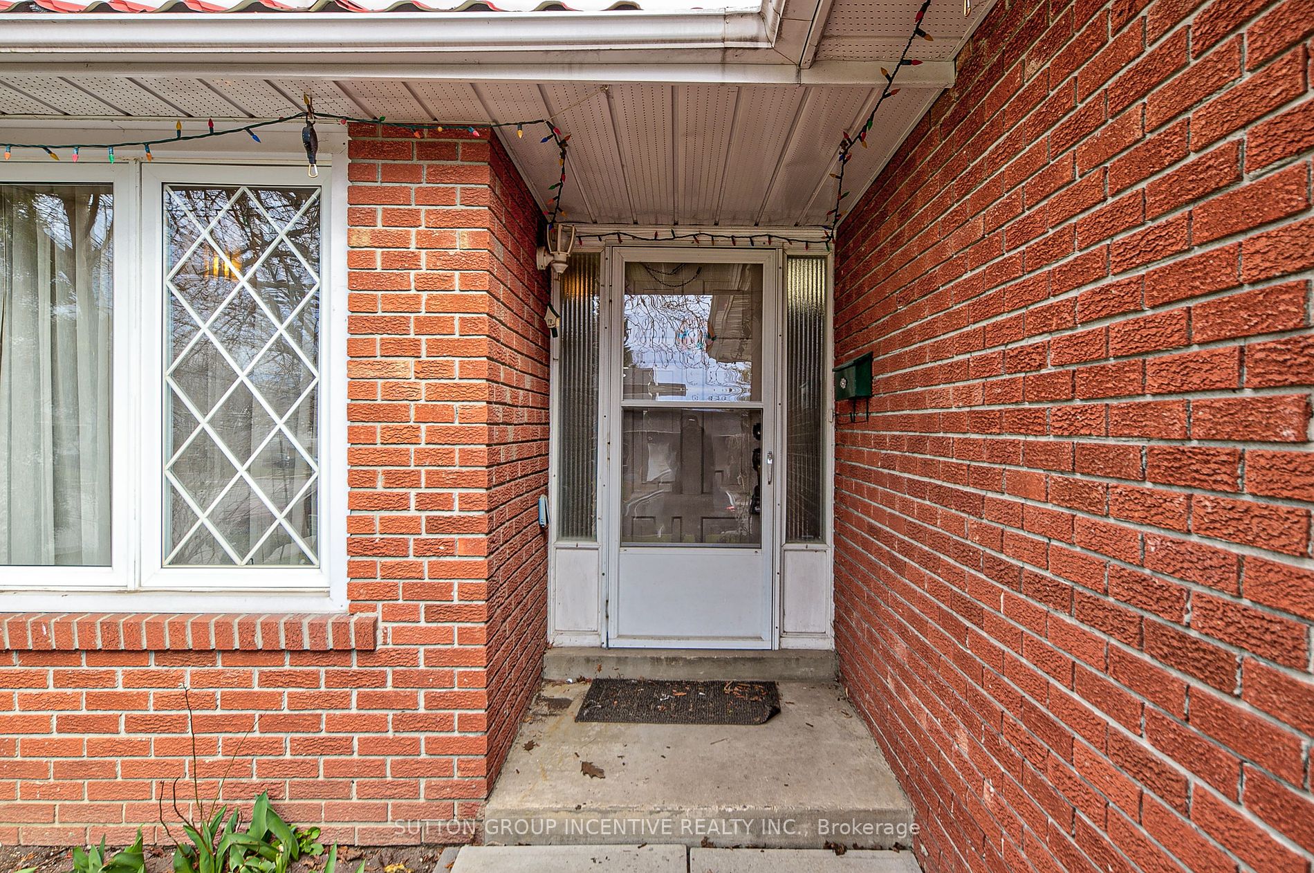 64 Collete Crescent