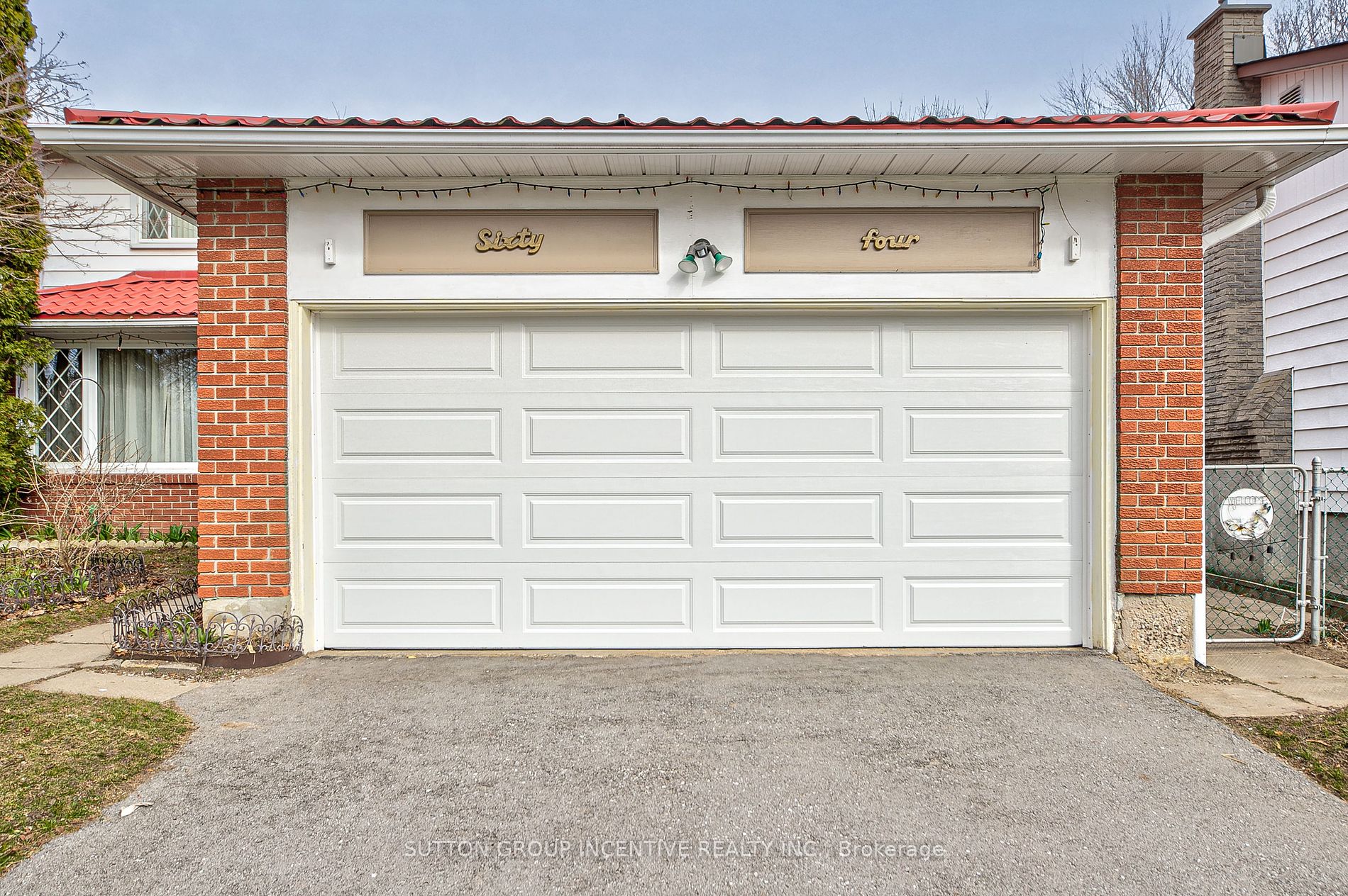 64 Collete Crescent