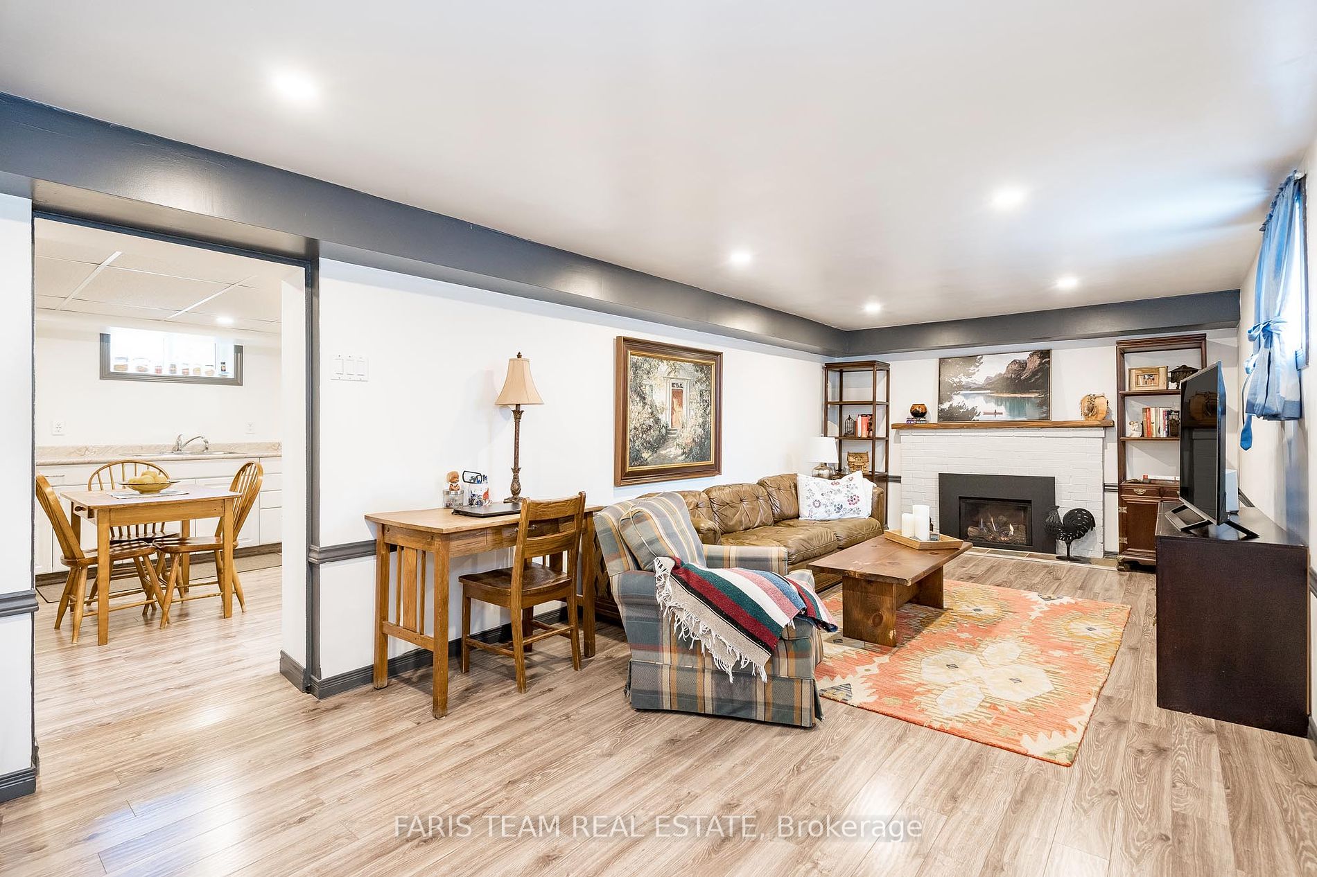 208 Edward St