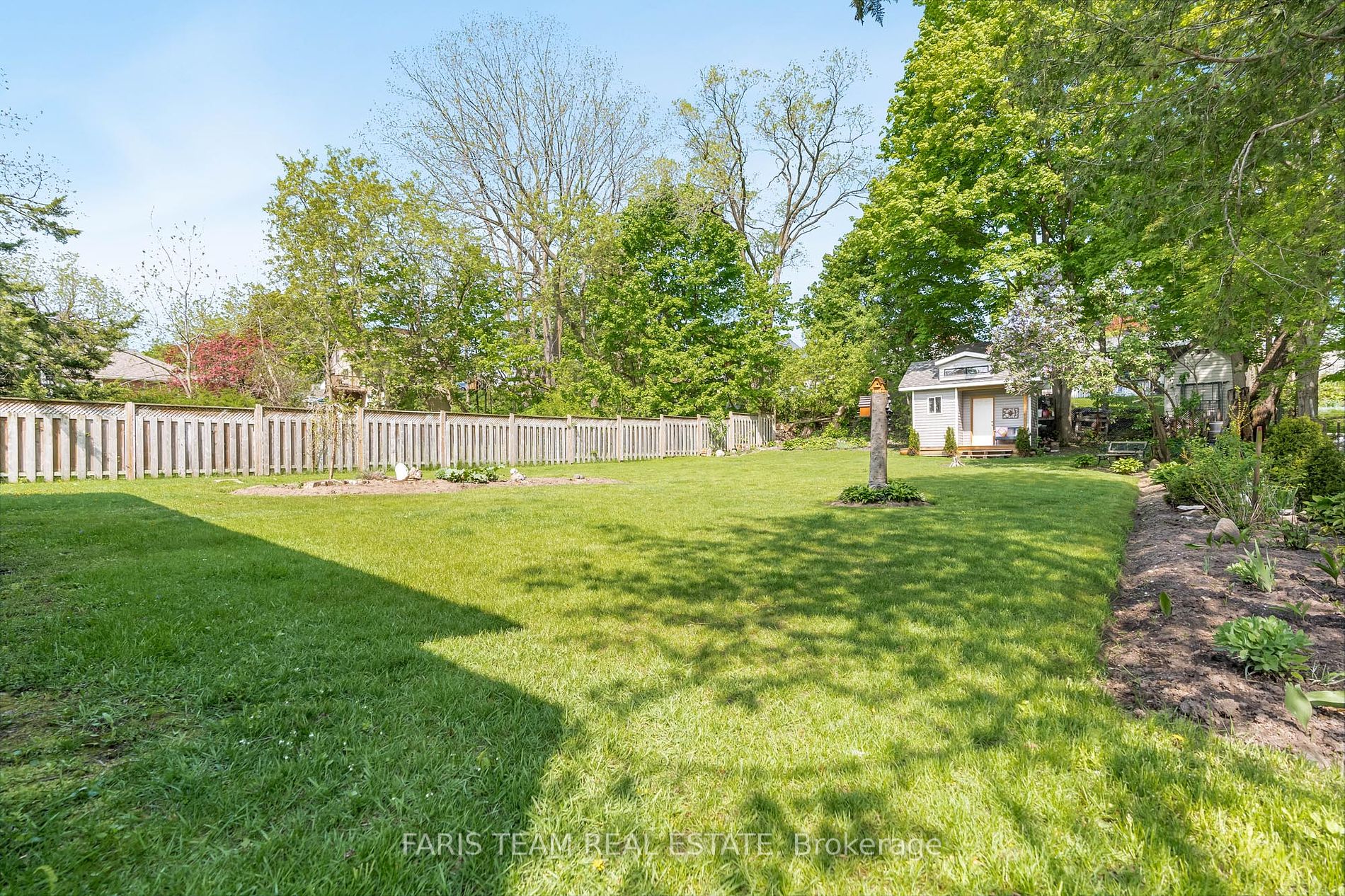 208 Edward St