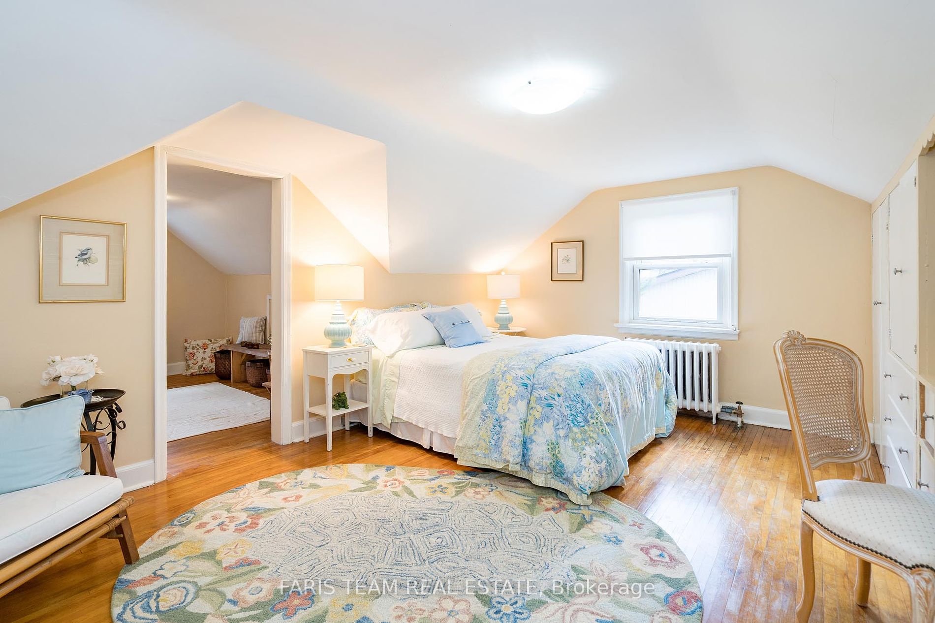 208 Edward St