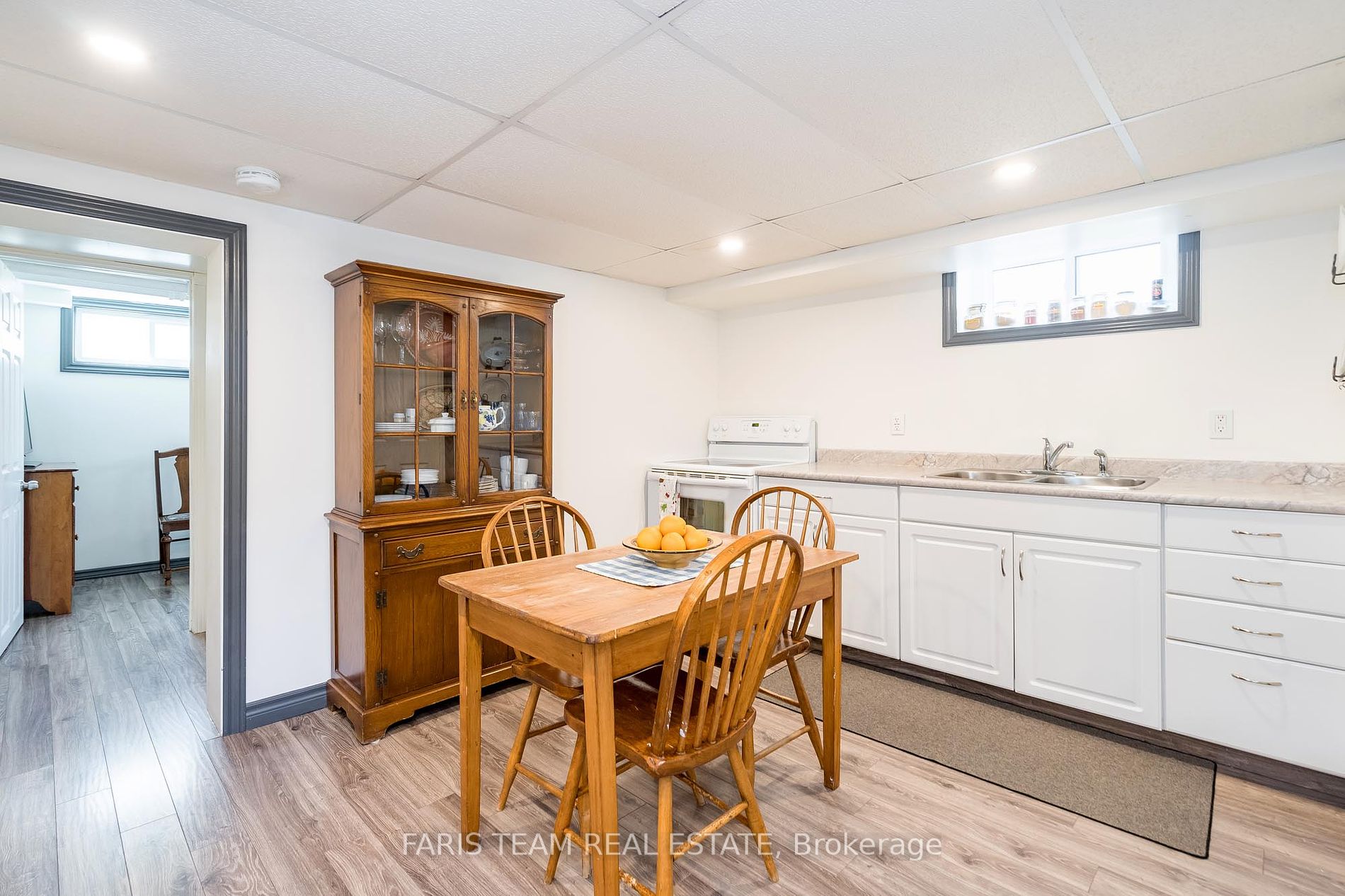 208 Edward St