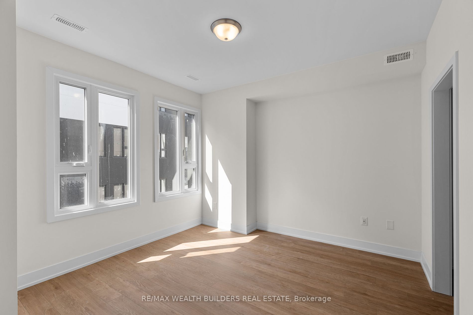 8 Mariner's Pier Way