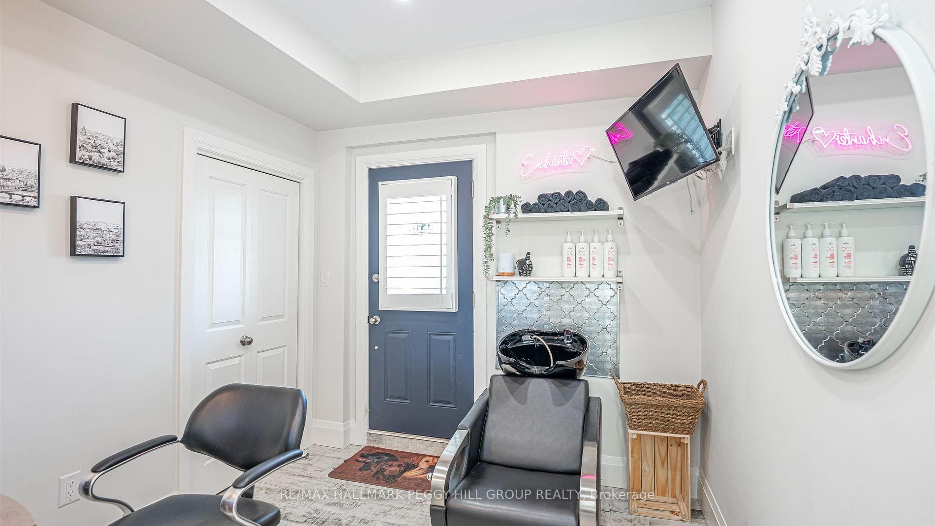 1792 Flos Road 7 West Rr2