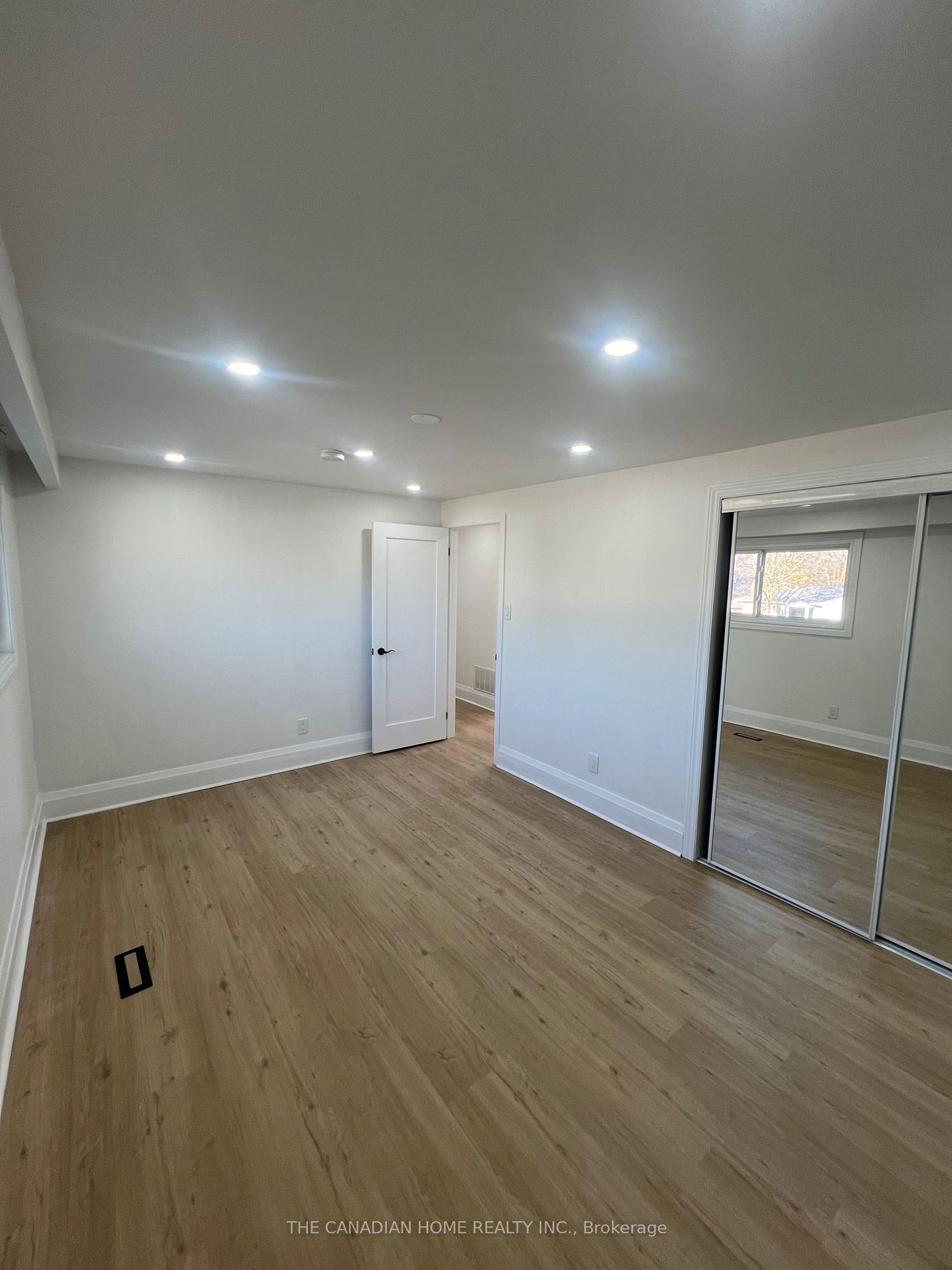 16 LONSDALE Place