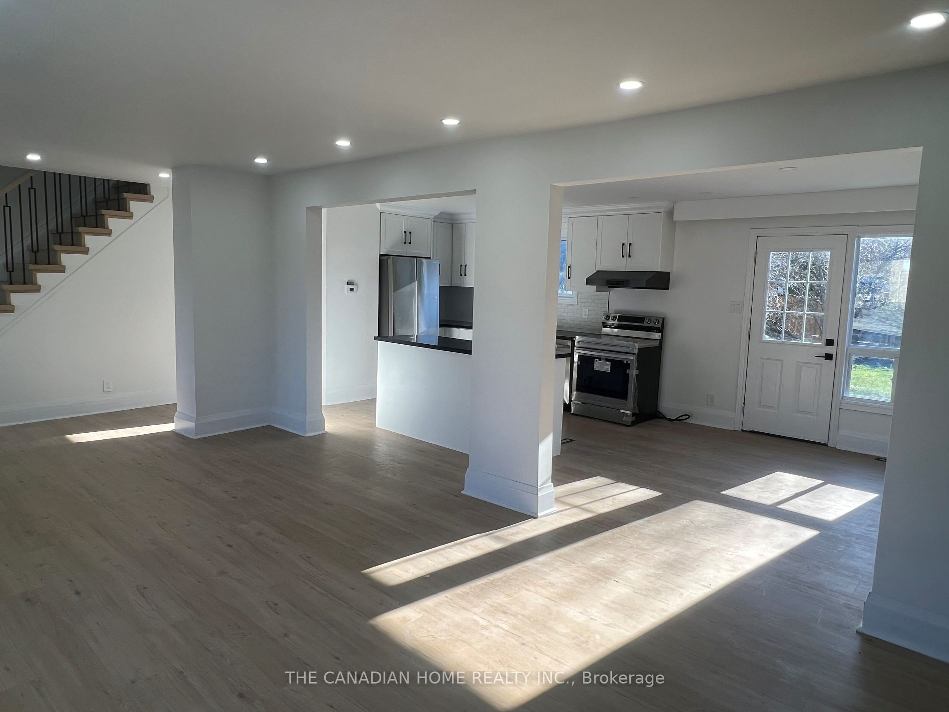 16 LONSDALE Place