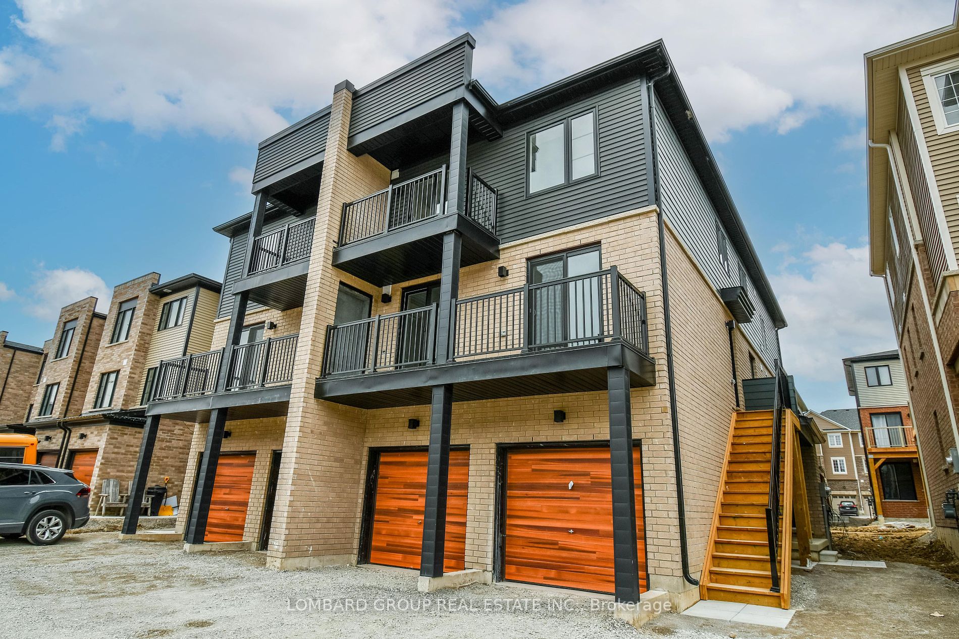 14 Pumpkin Corner Crescent, #Unit #4