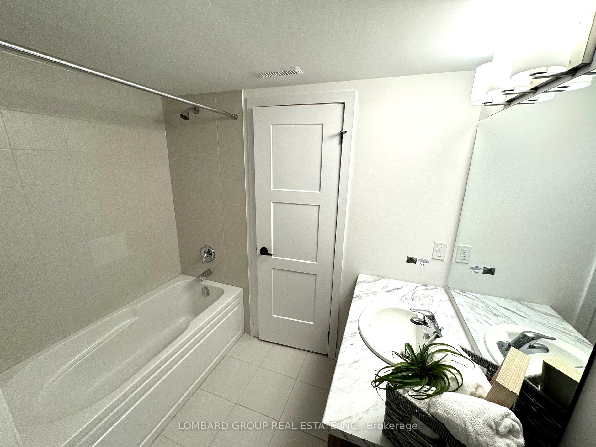 14 Pumpkin Corner Crescent, #Unit #4