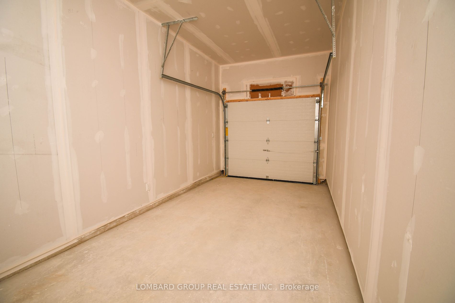 14 Pumpkin Corner Crescent, #Unit #4