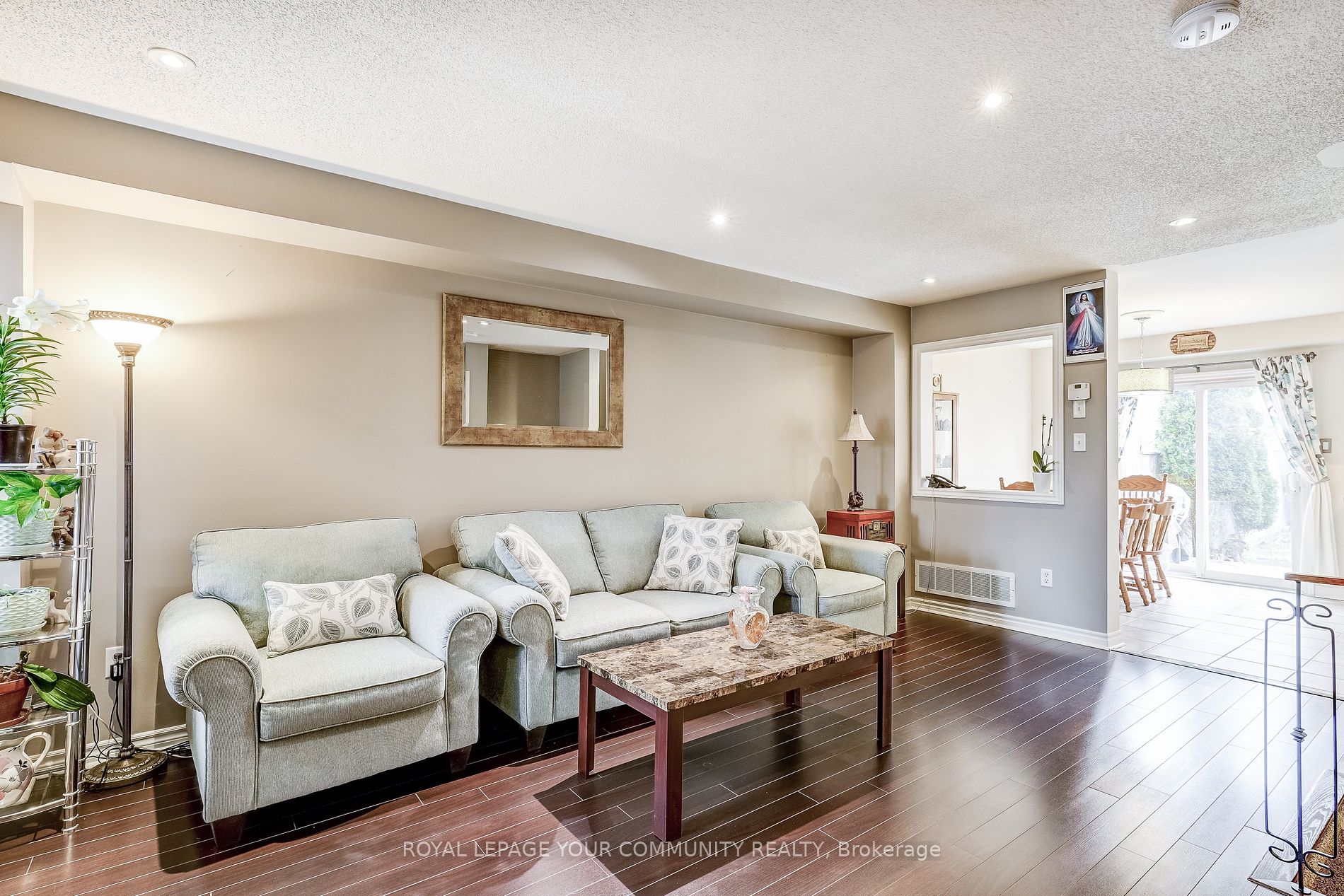 20 Villers St