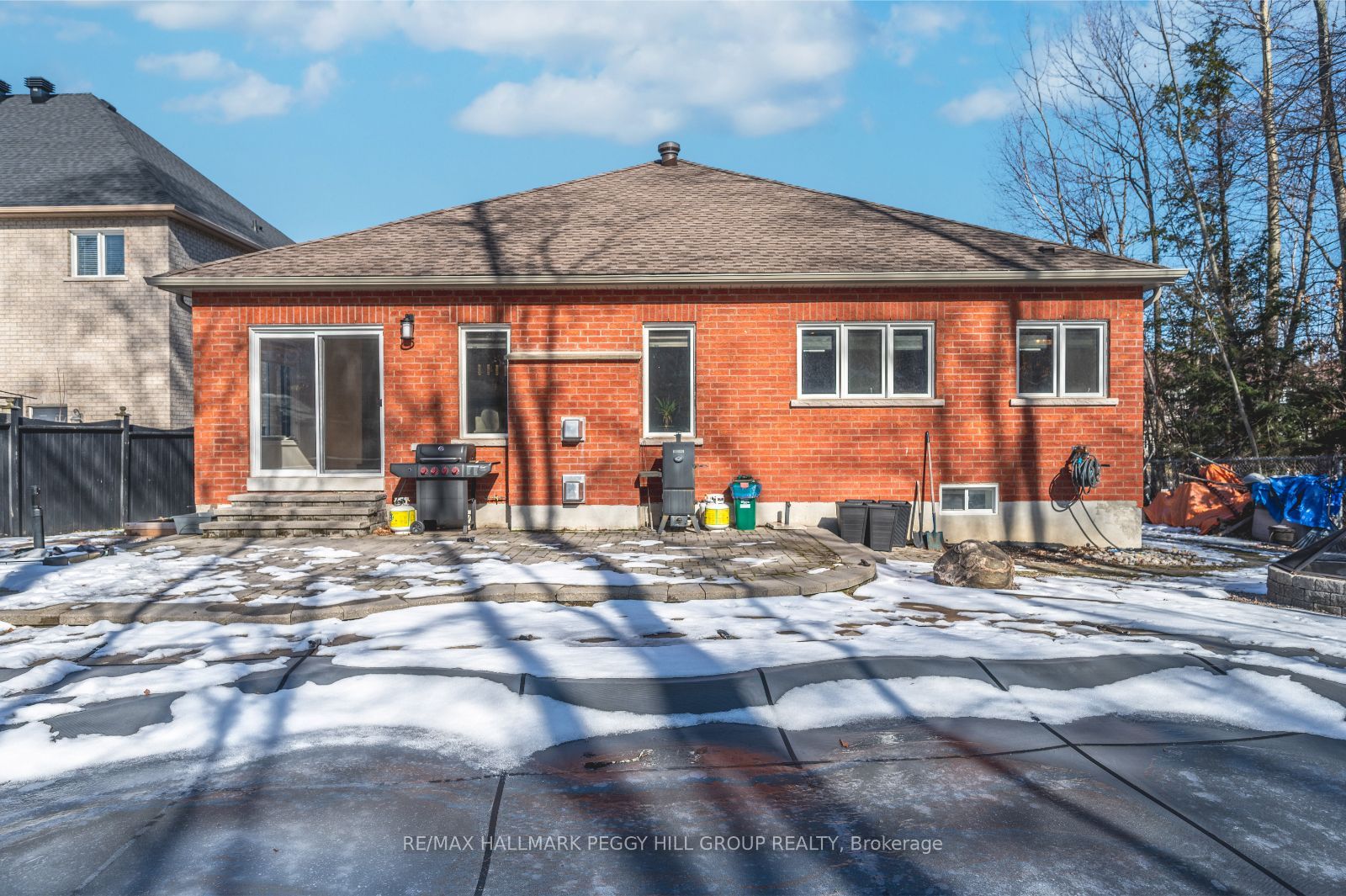 34 Camelot Square