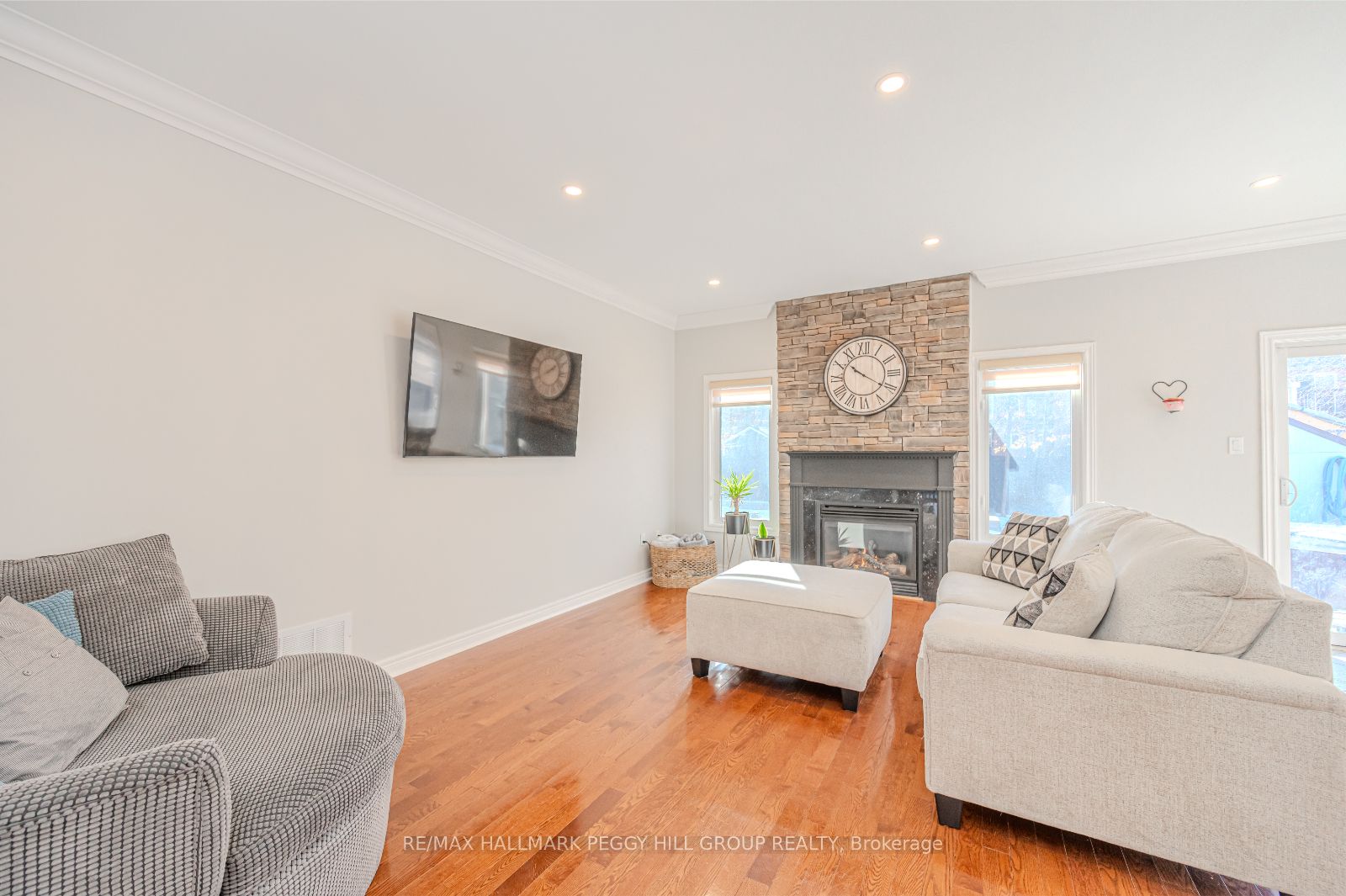 34 Camelot Square