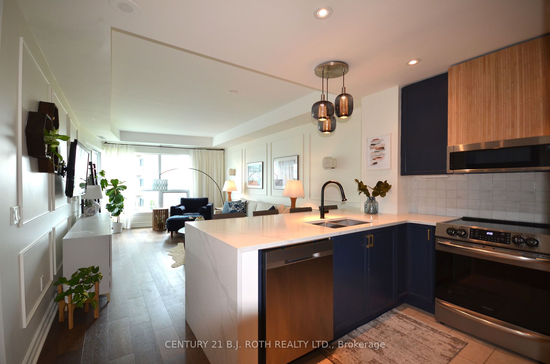 6 Toronto Street, #705