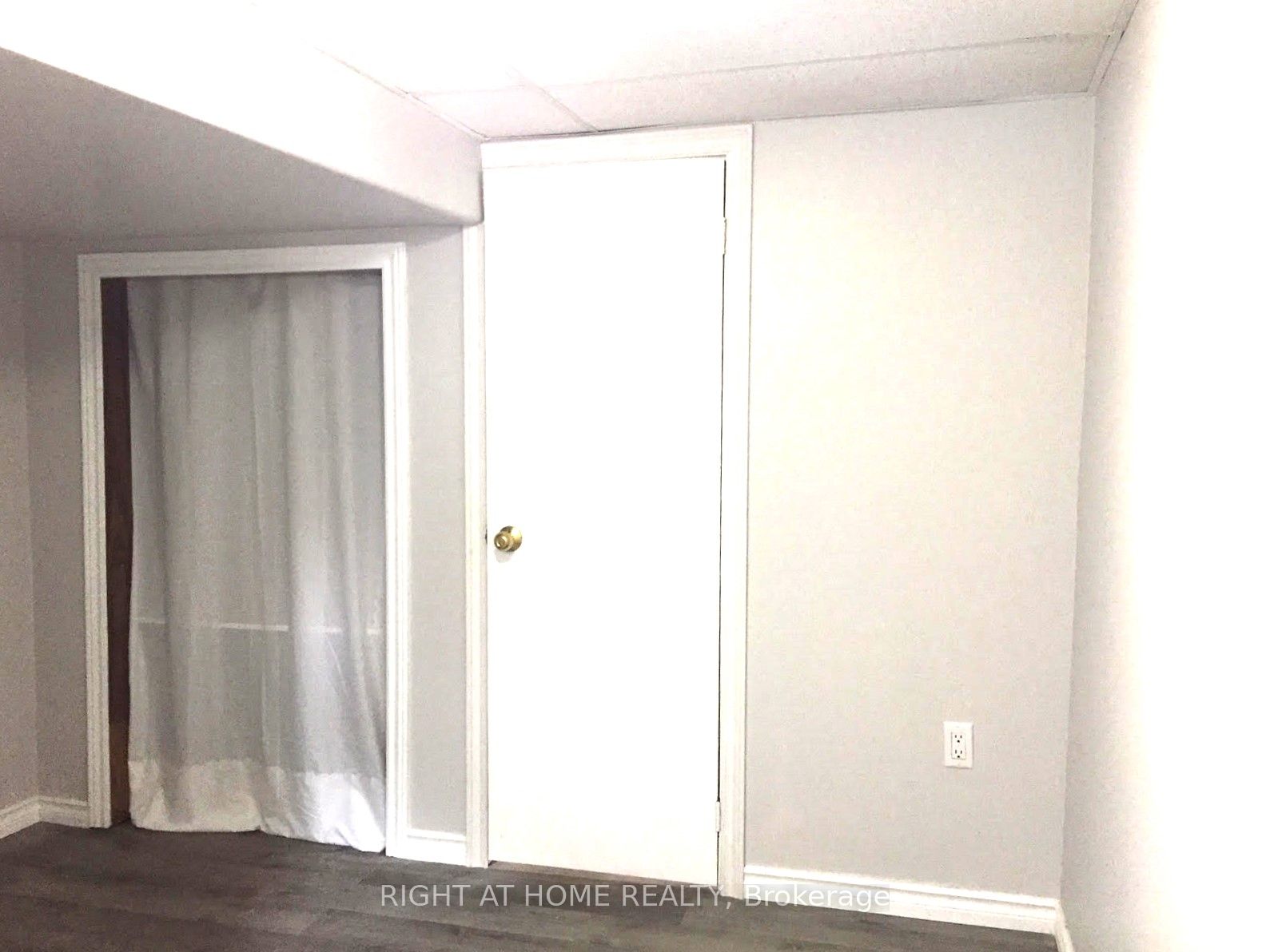 390 Bayview Pkwy, #Lower