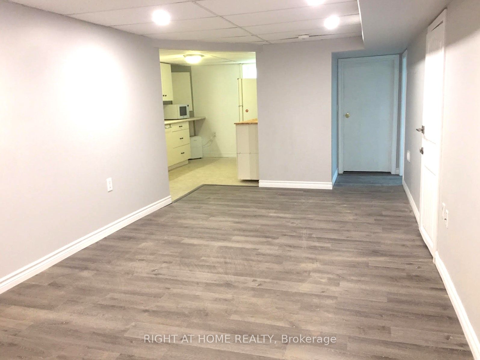 390 Bayview Pkwy, #Lower